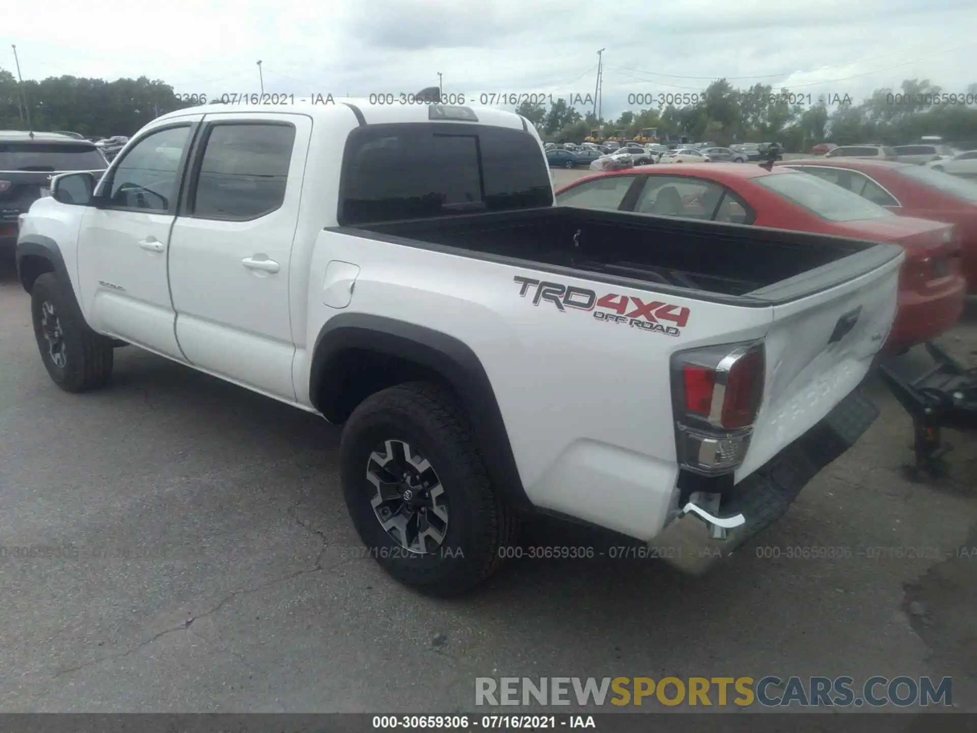 3 Photograph of a damaged car 3TMCZ5AN3LM290097 TOYOTA TACOMA 4WD 2020