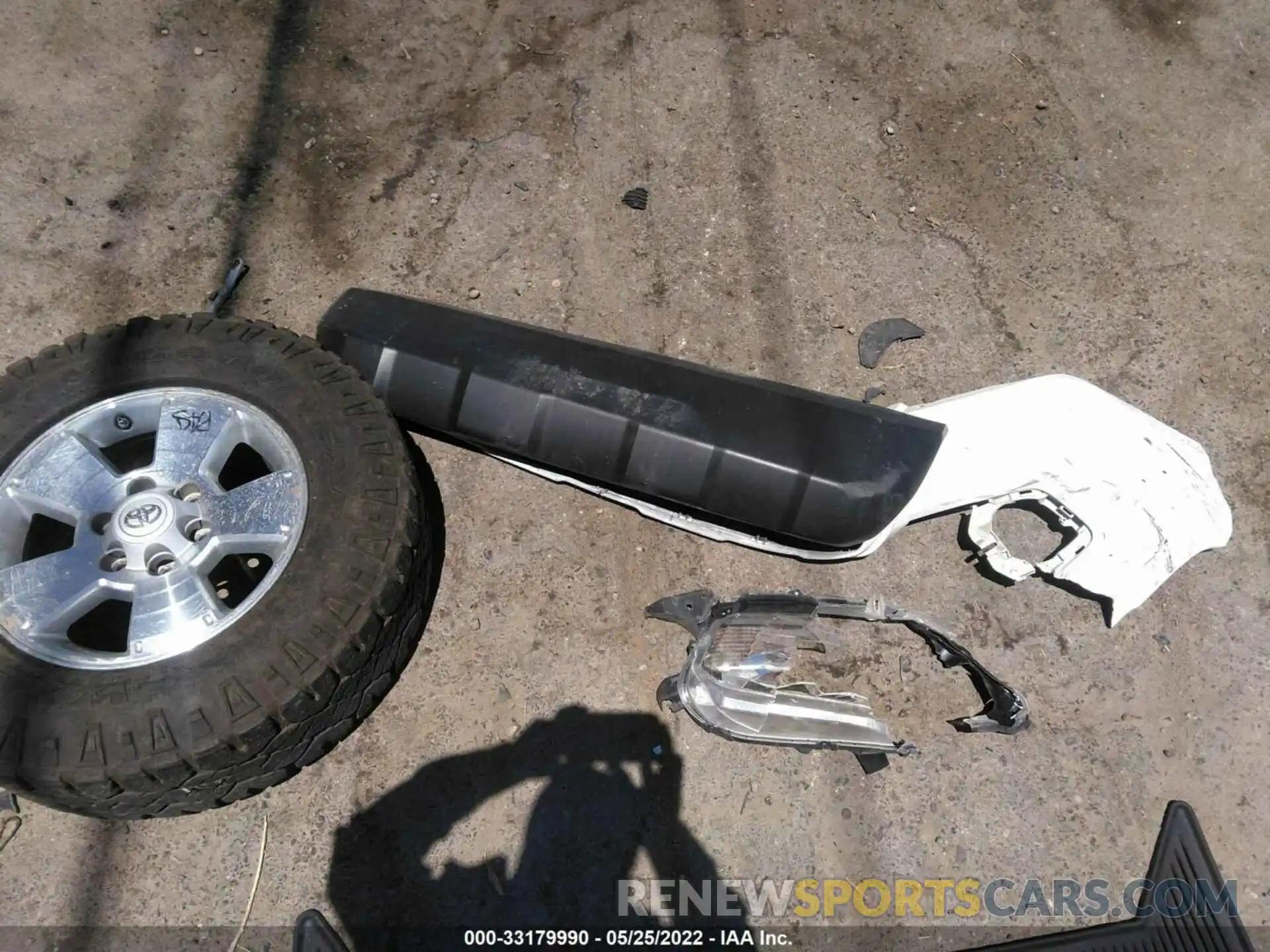 12 Photograph of a damaged car 3TMCZ5AN3LM292366 TOYOTA TACOMA 4WD 2020