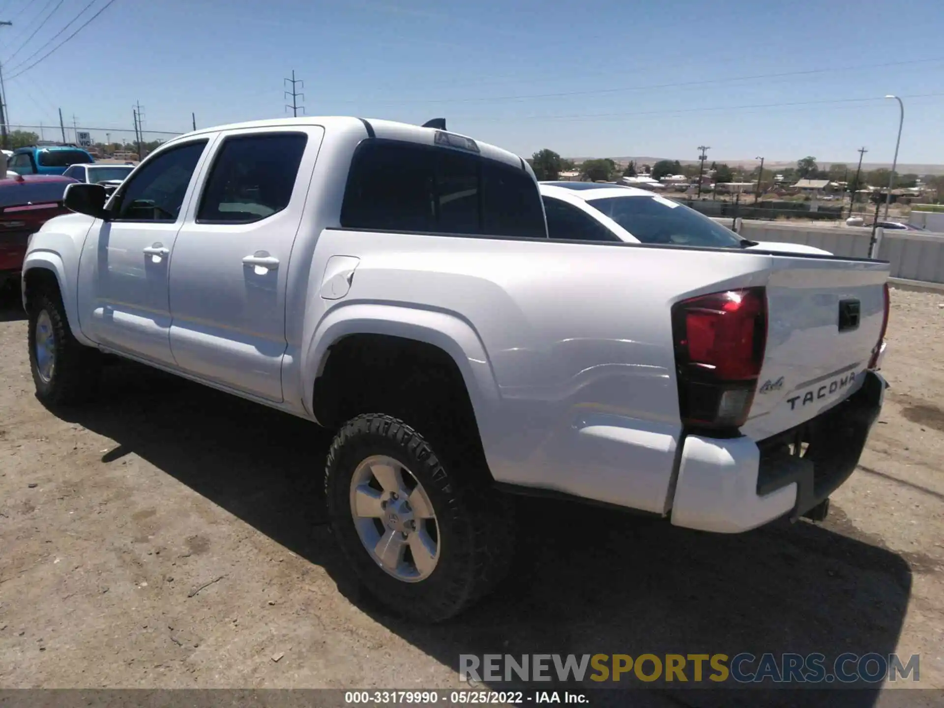 3 Photograph of a damaged car 3TMCZ5AN3LM292366 TOYOTA TACOMA 4WD 2020