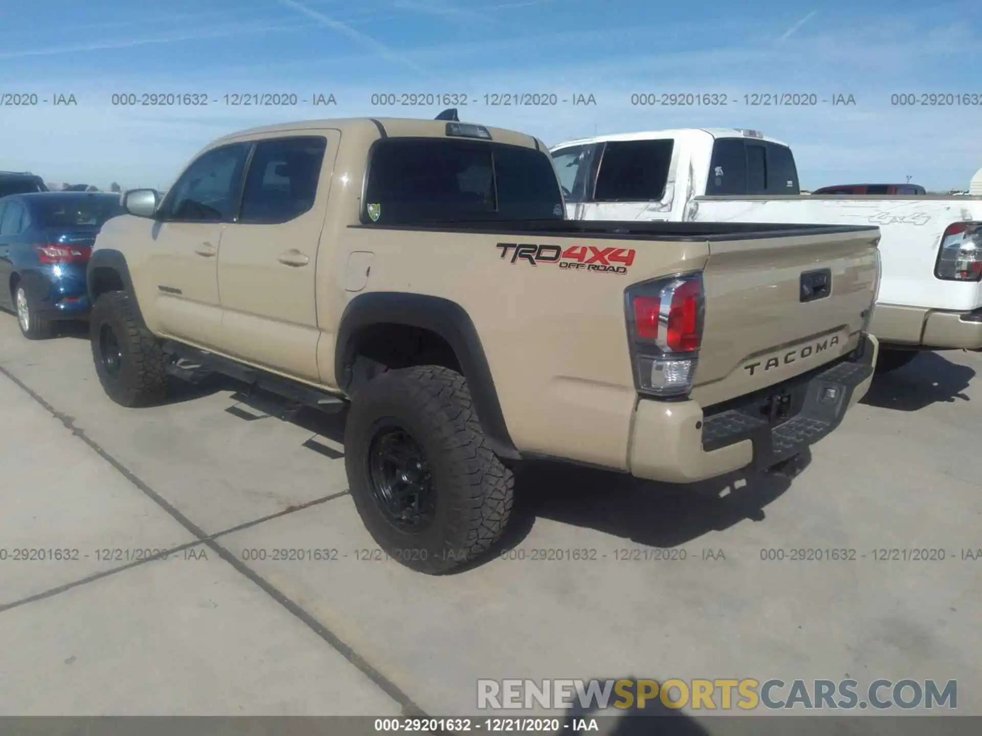 3 Фотография поврежденного автомобиля 3TMCZ5AN3LM295770 TOYOTA TACOMA 4WD 2020