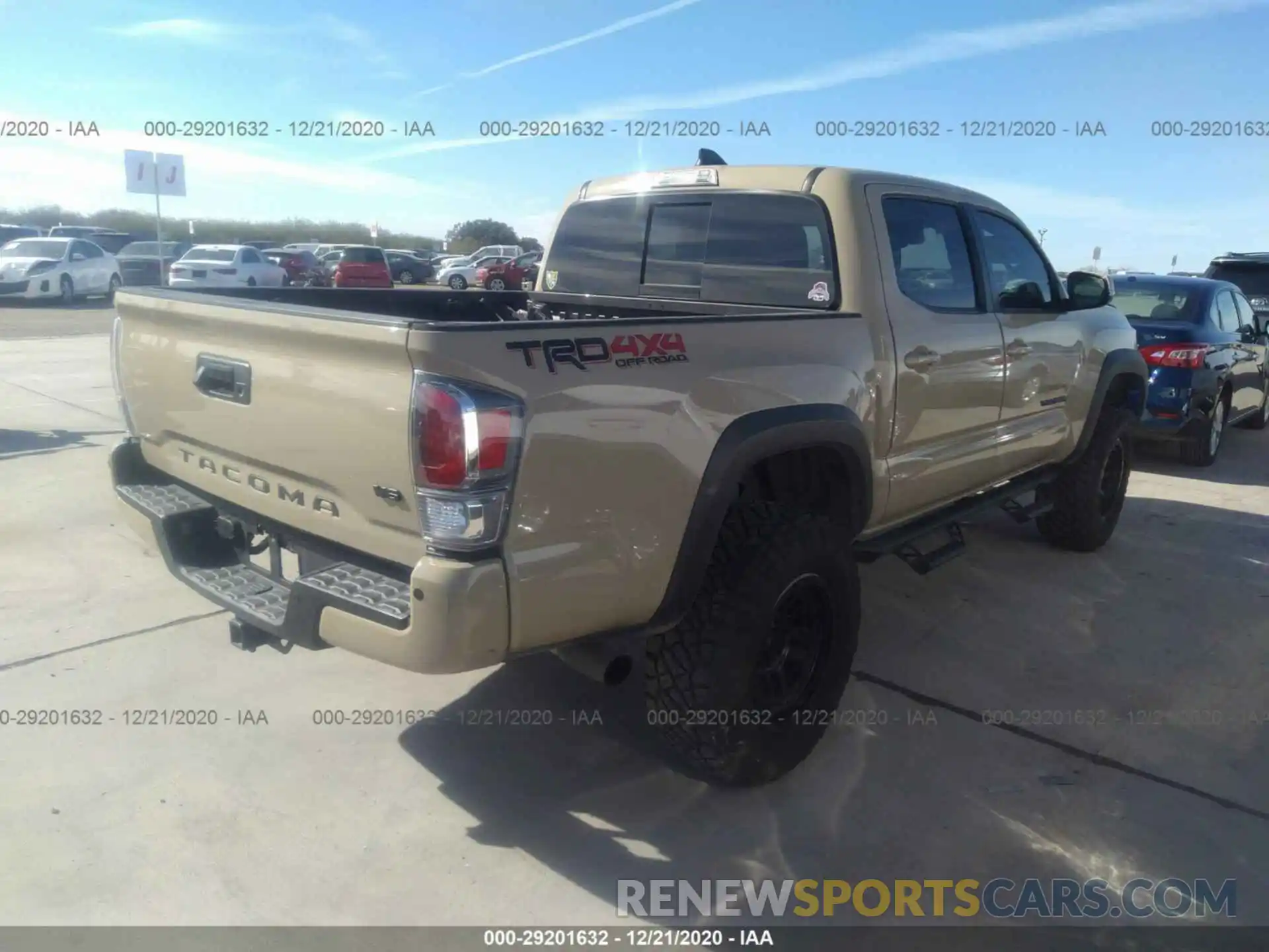 4 Фотография поврежденного автомобиля 3TMCZ5AN3LM295770 TOYOTA TACOMA 4WD 2020