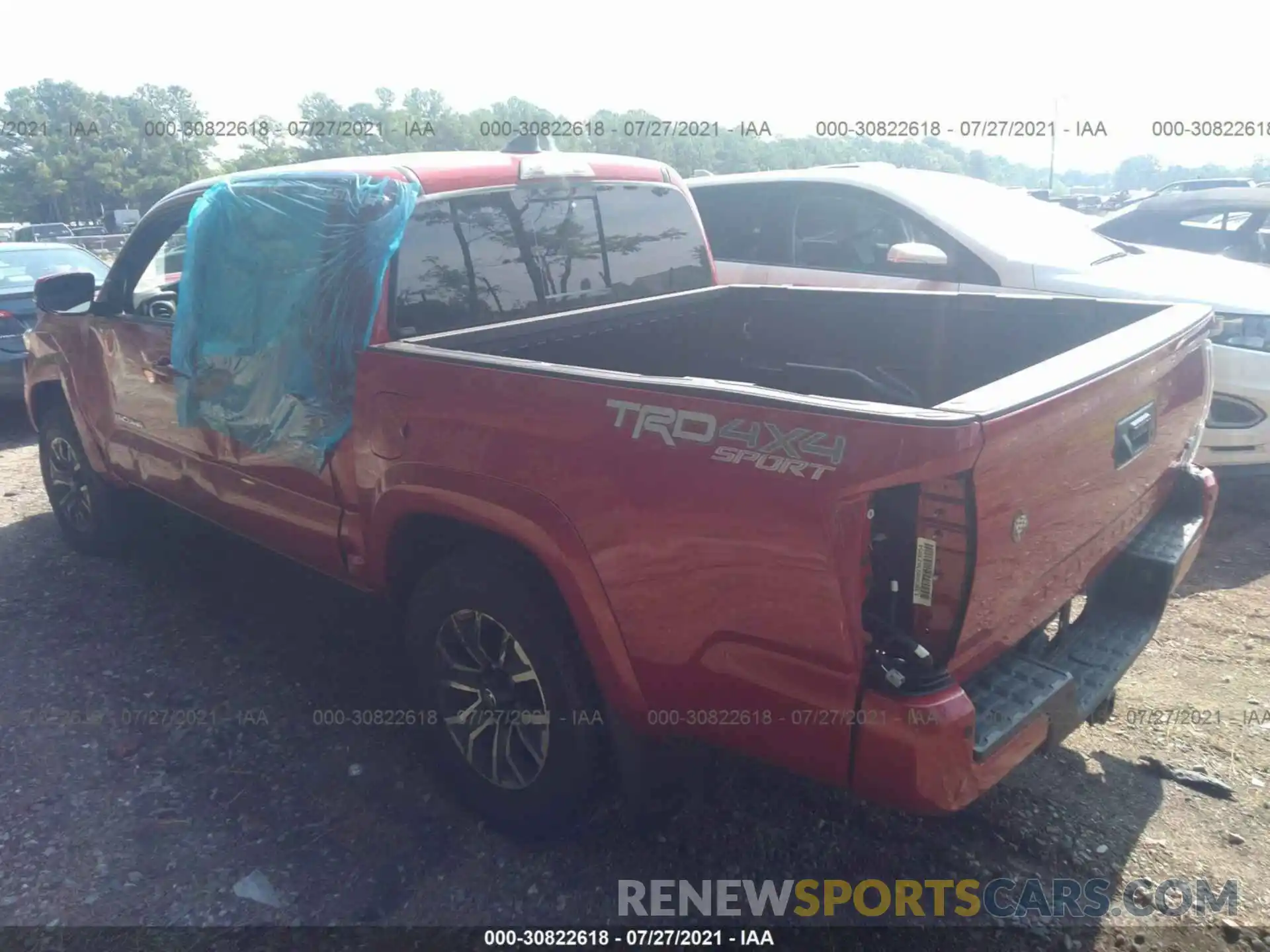 3 Photograph of a damaged car 3TMCZ5AN3LM297275 TOYOTA TACOMA 4WD 2020