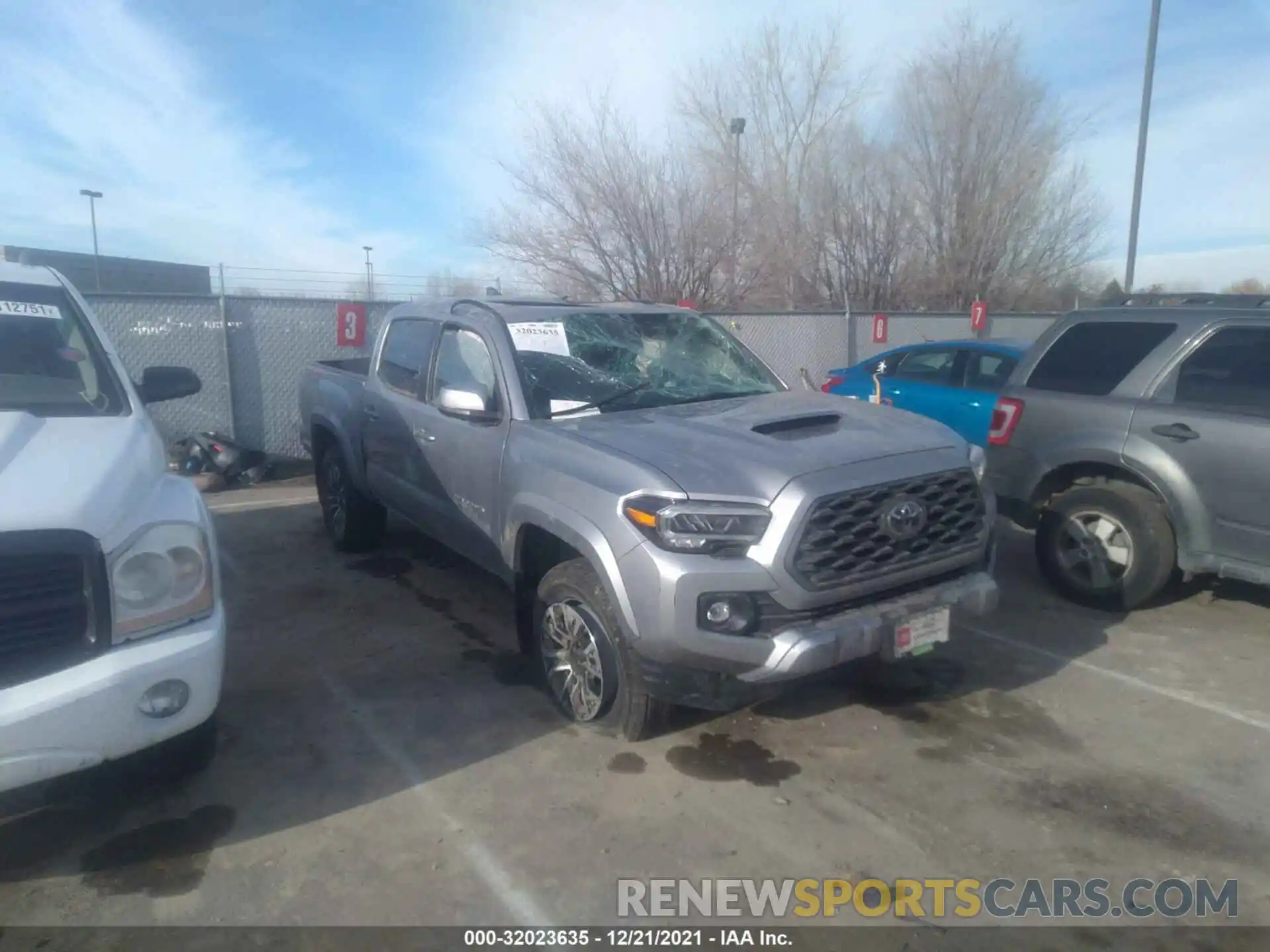 1 Photograph of a damaged car 3TMCZ5AN3LM300840 TOYOTA TACOMA 4WD 2020