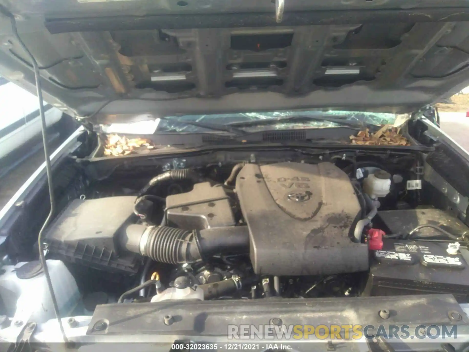 10 Photograph of a damaged car 3TMCZ5AN3LM300840 TOYOTA TACOMA 4WD 2020