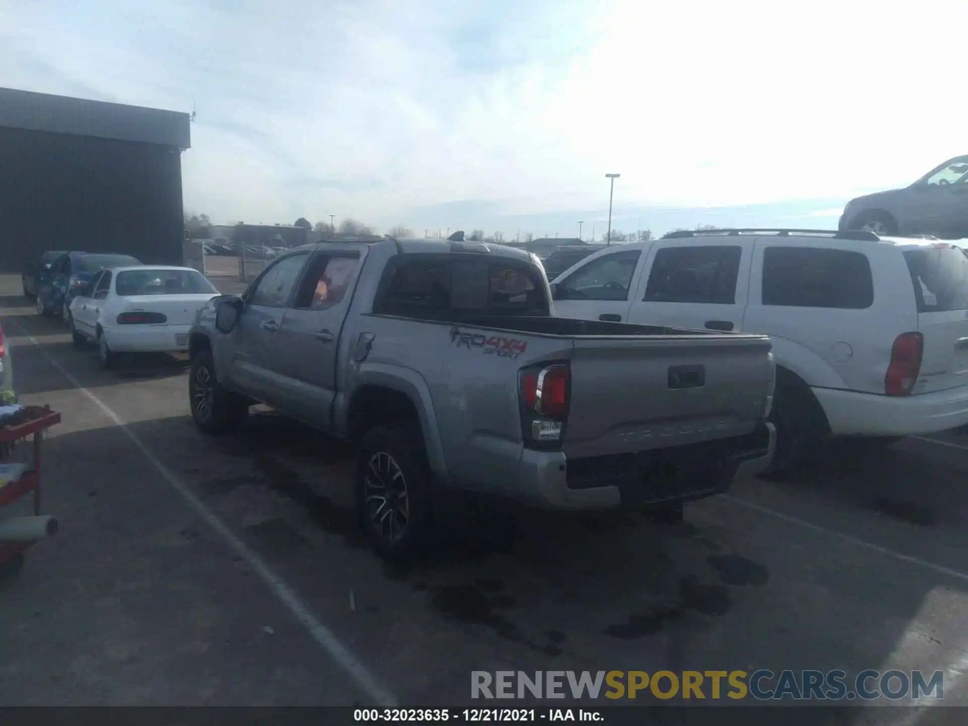 3 Photograph of a damaged car 3TMCZ5AN3LM300840 TOYOTA TACOMA 4WD 2020