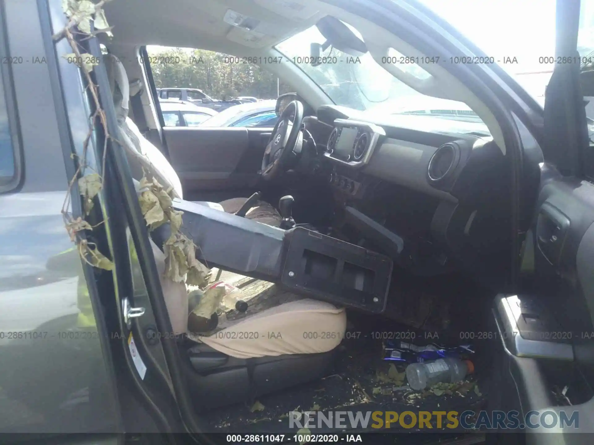 5 Photograph of a damaged car 3TMCZ5AN3LM303429 TOYOTA TACOMA 4WD 2020