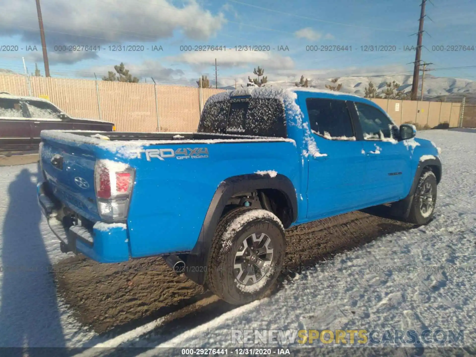 4 Photograph of a damaged car 3TMCZ5AN3LM304323 TOYOTA TACOMA 4WD 2020