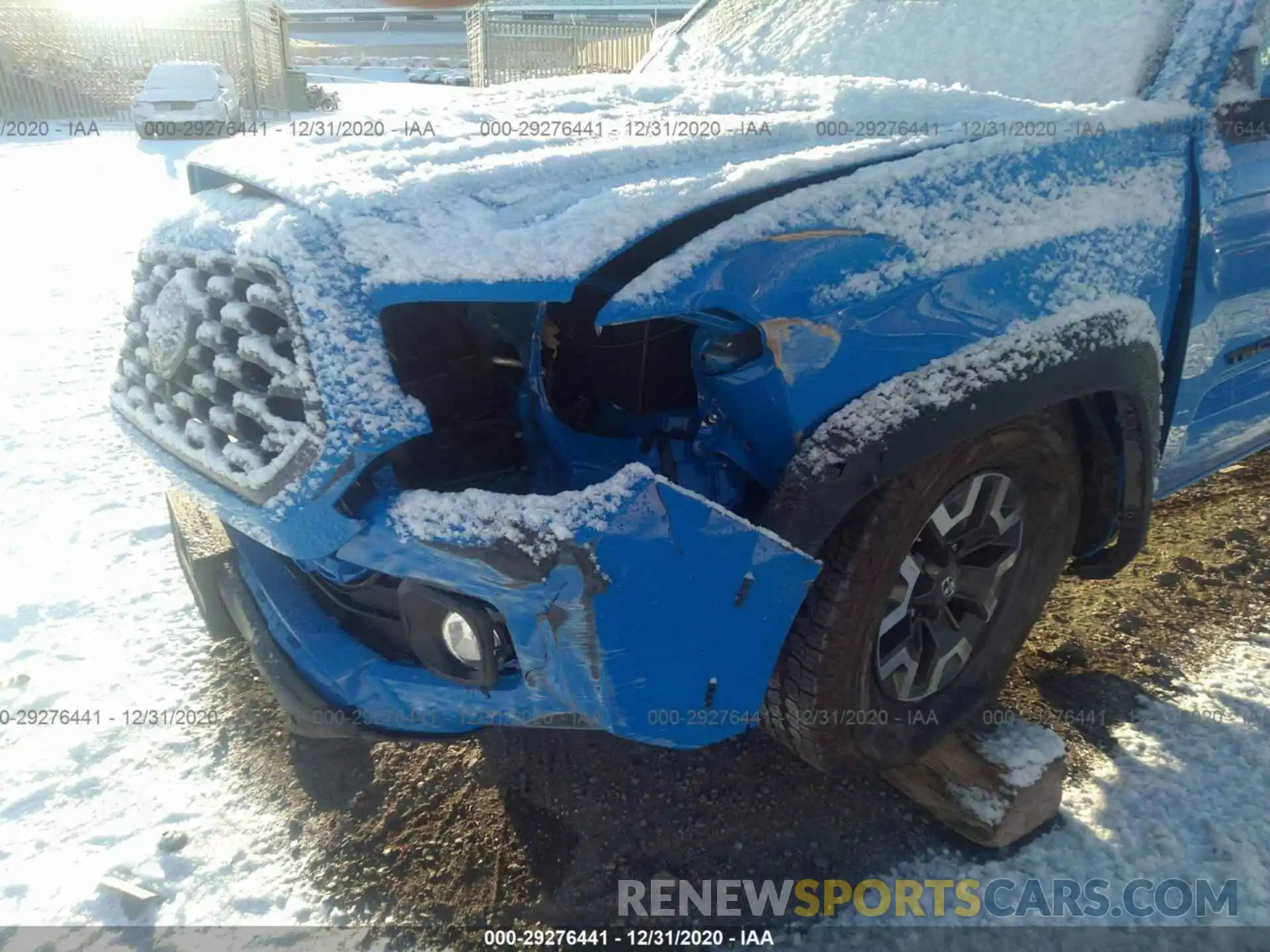 6 Photograph of a damaged car 3TMCZ5AN3LM304323 TOYOTA TACOMA 4WD 2020