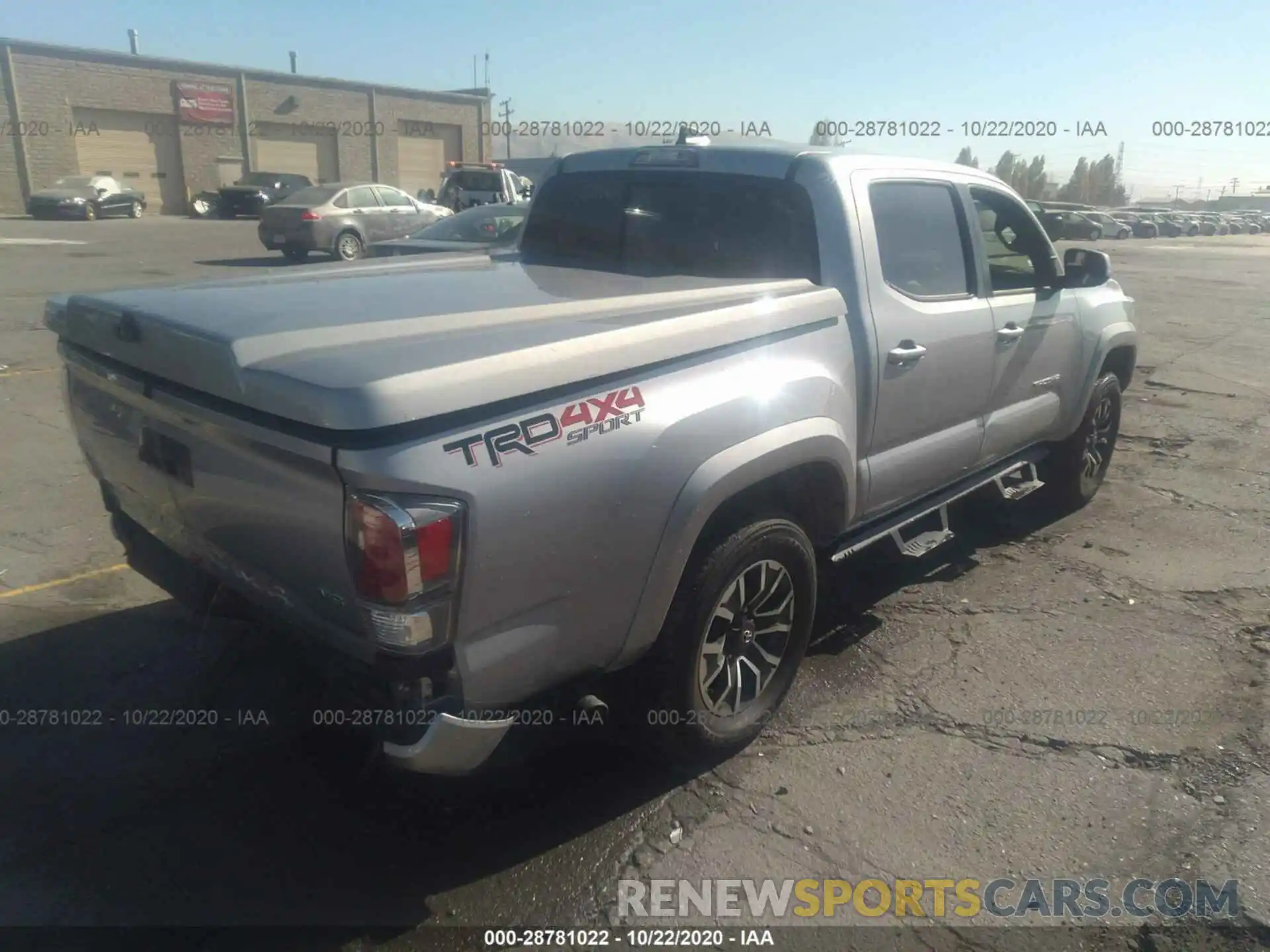 4 Photograph of a damaged car 3TMCZ5AN3LM307917 TOYOTA TACOMA 4WD 2020