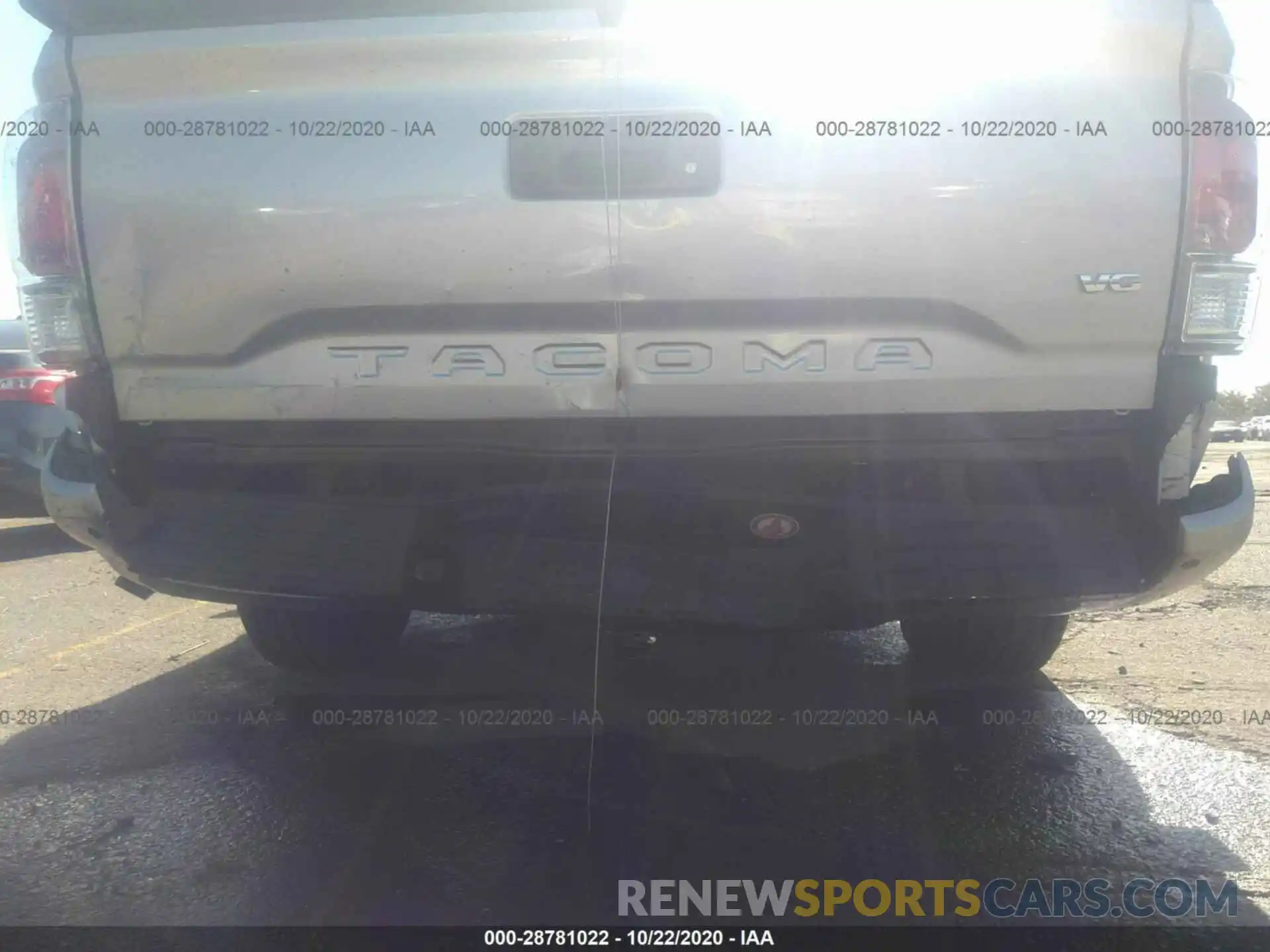 6 Photograph of a damaged car 3TMCZ5AN3LM307917 TOYOTA TACOMA 4WD 2020