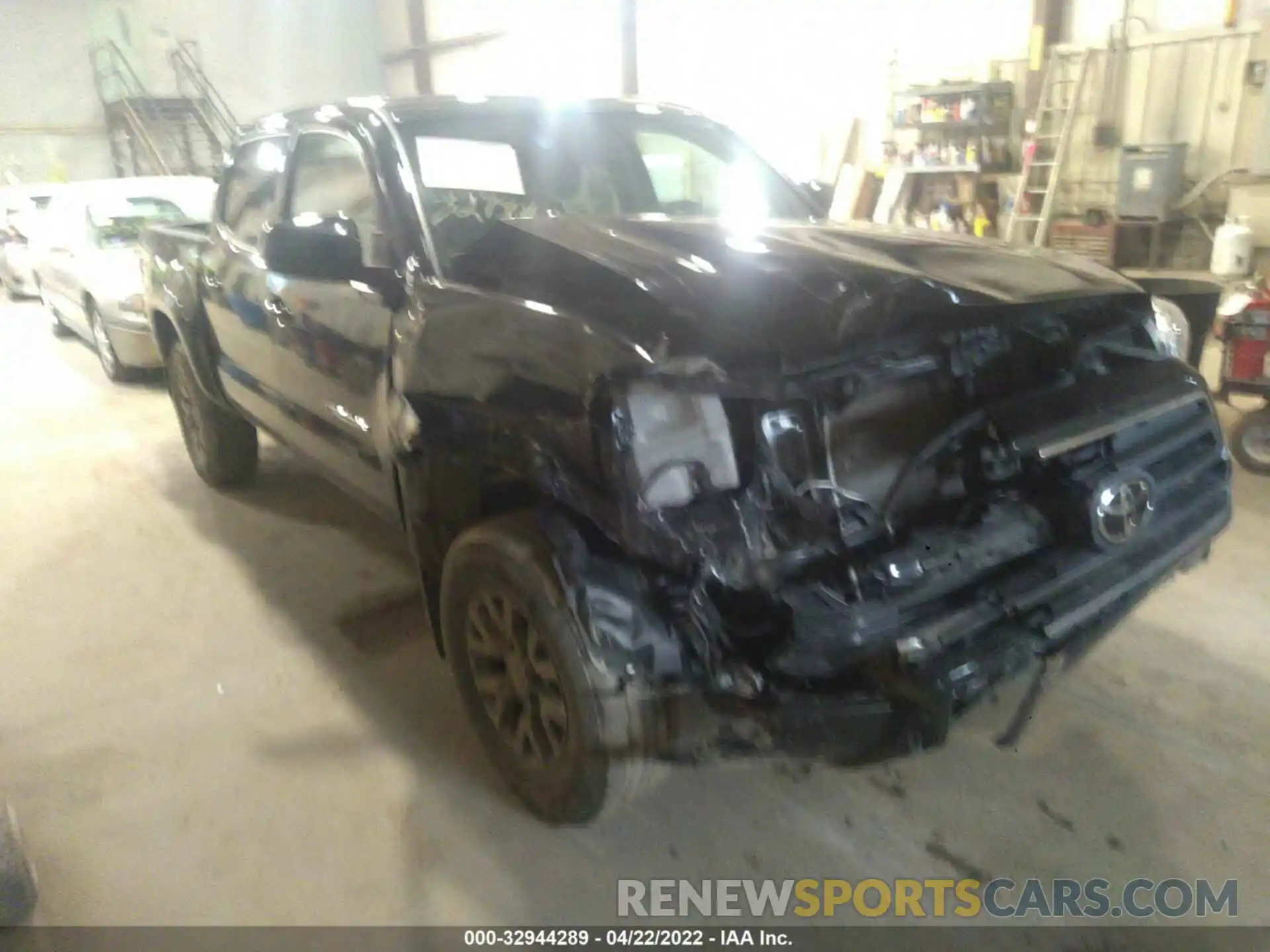 1 Photograph of a damaged car 3TMCZ5AN3LM307979 TOYOTA TACOMA 4WD 2020