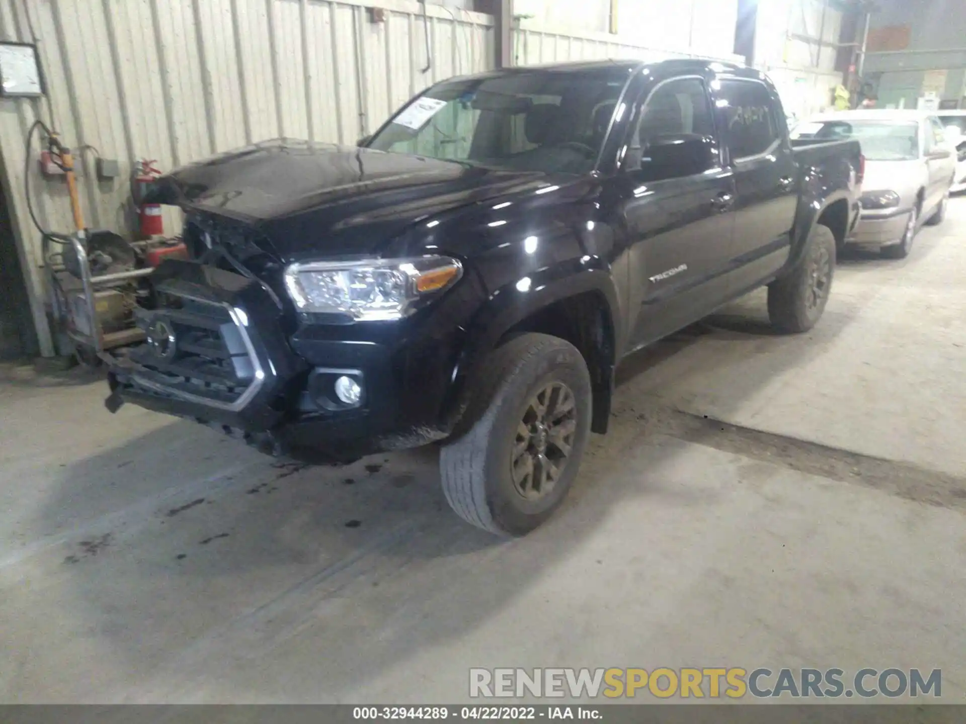 2 Photograph of a damaged car 3TMCZ5AN3LM307979 TOYOTA TACOMA 4WD 2020