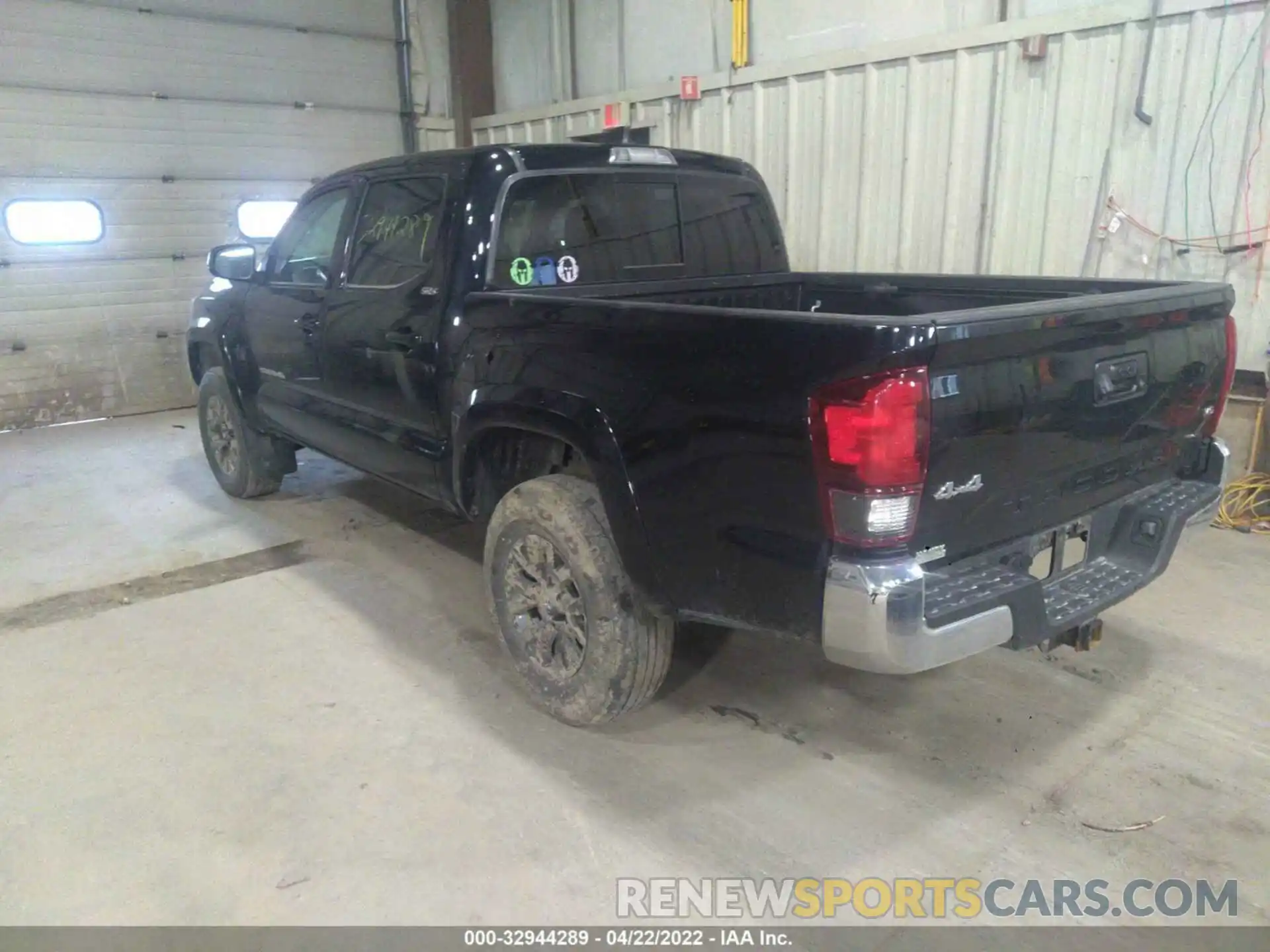 3 Photograph of a damaged car 3TMCZ5AN3LM307979 TOYOTA TACOMA 4WD 2020