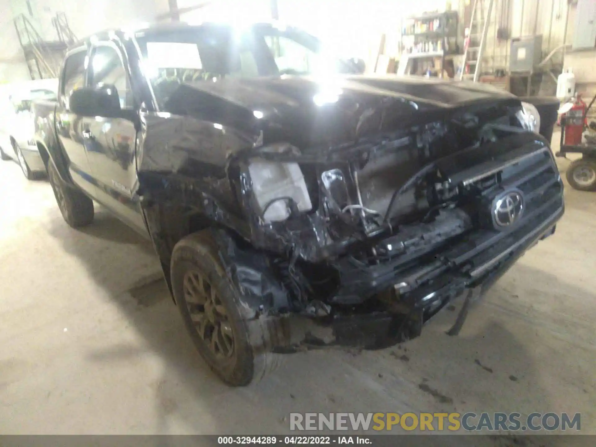 6 Photograph of a damaged car 3TMCZ5AN3LM307979 TOYOTA TACOMA 4WD 2020