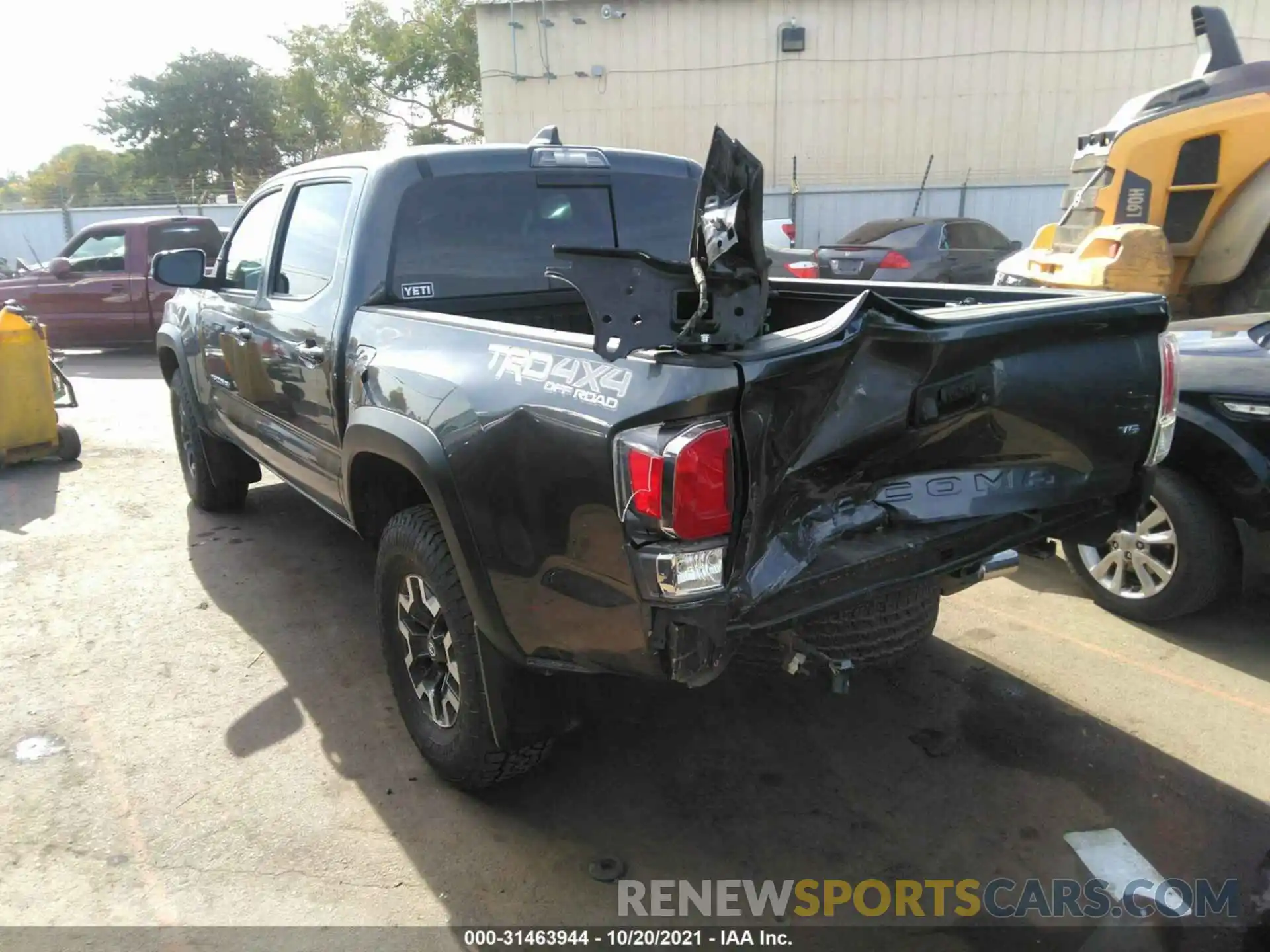 3 Photograph of a damaged car 3TMCZ5AN3LM319453 TOYOTA TACOMA 4WD 2020