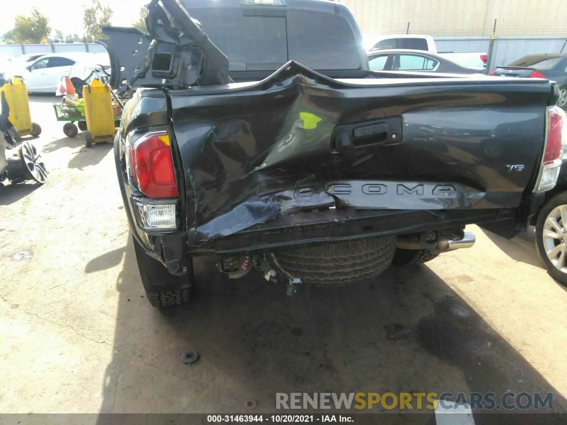 6 Photograph of a damaged car 3TMCZ5AN3LM319453 TOYOTA TACOMA 4WD 2020