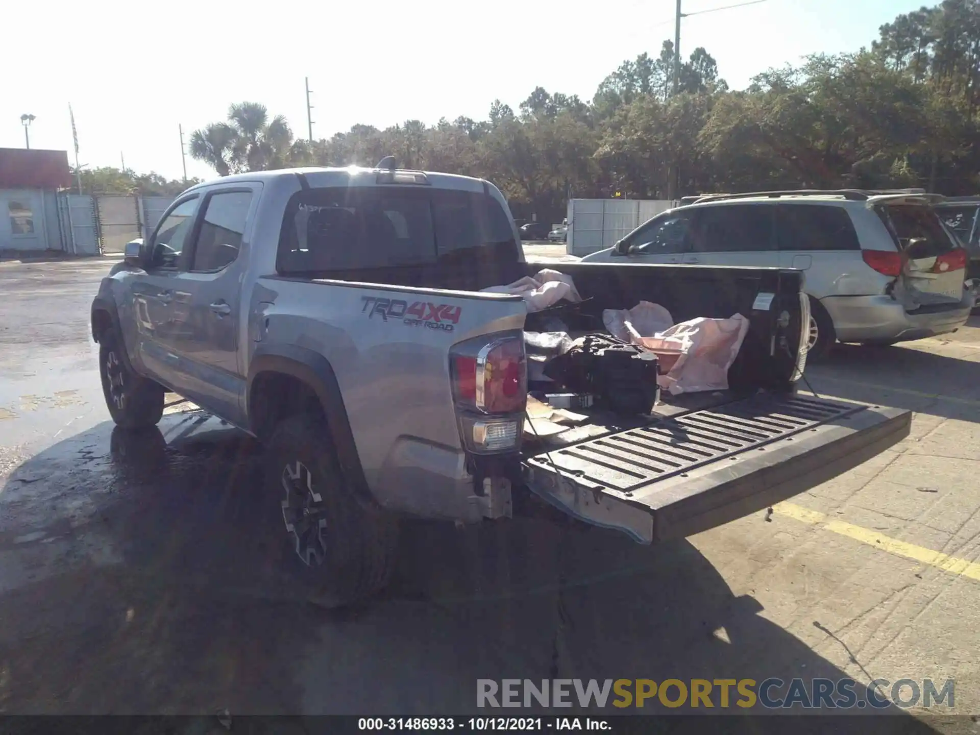 3 Photograph of a damaged car 3TMCZ5AN3LM320585 TOYOTA TACOMA 4WD 2020