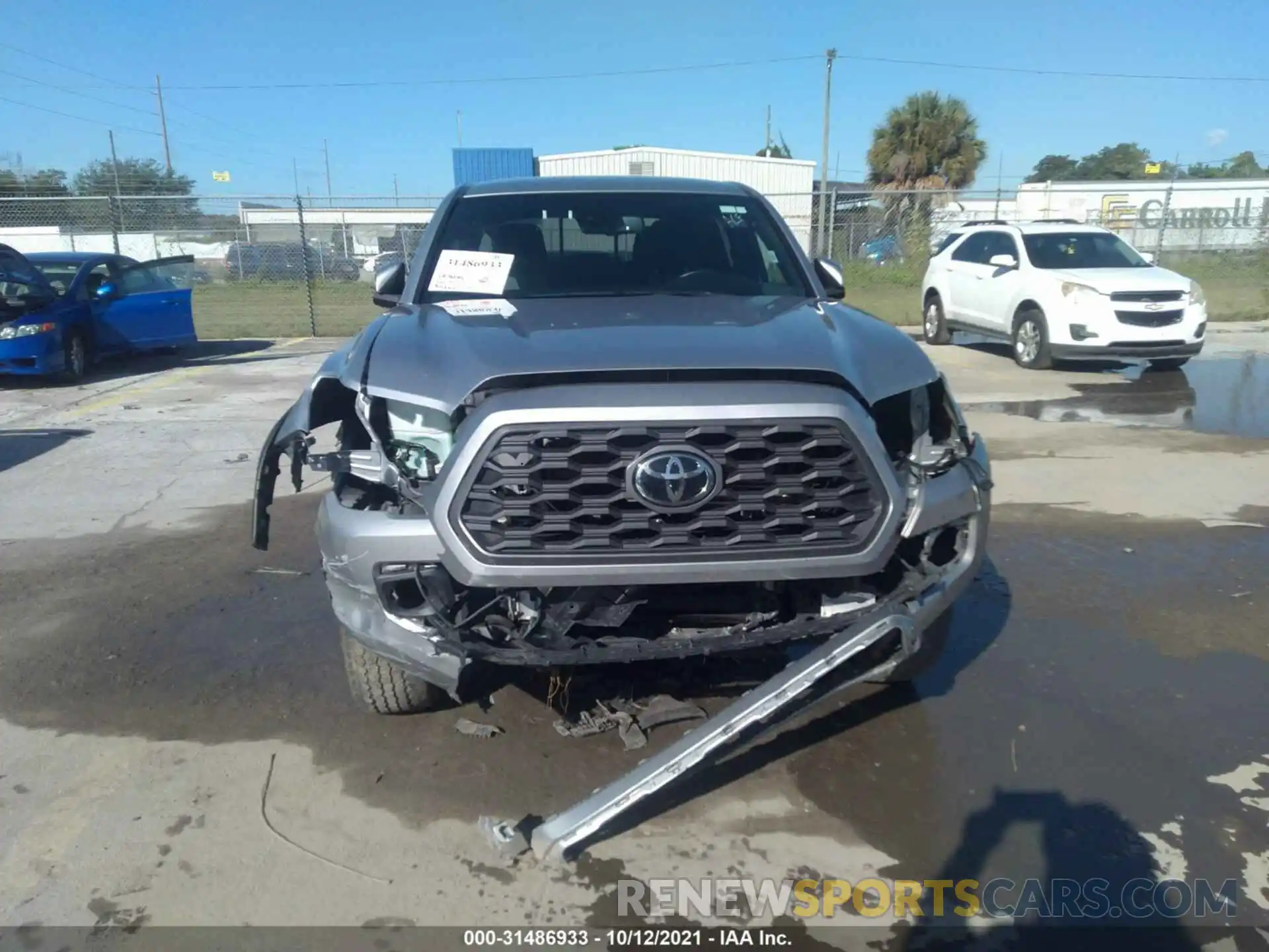 6 Photograph of a damaged car 3TMCZ5AN3LM320585 TOYOTA TACOMA 4WD 2020