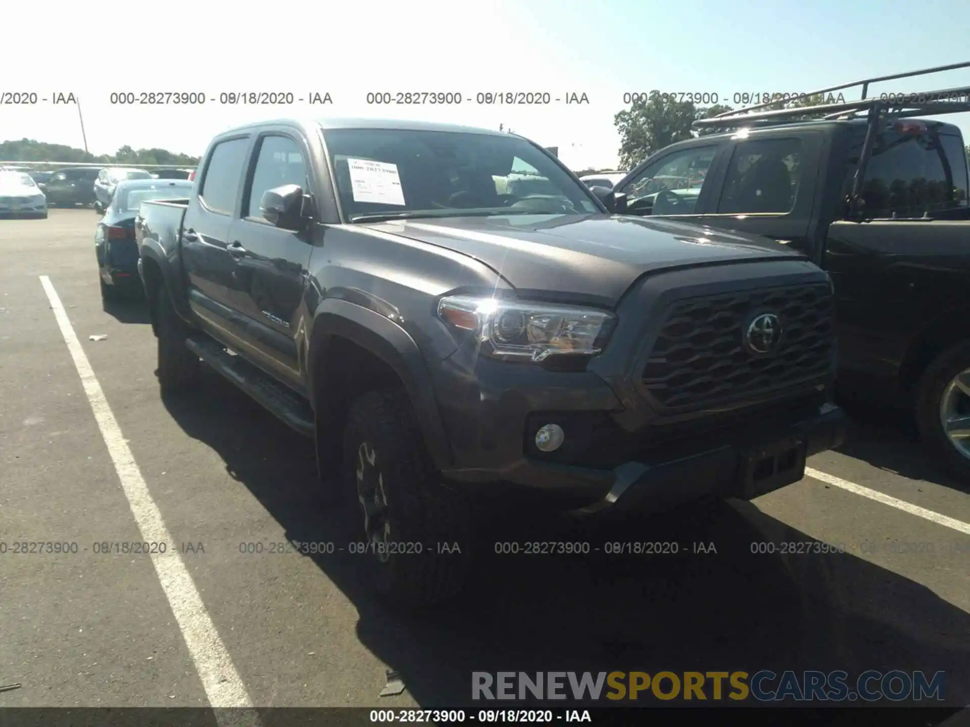 12 Photograph of a damaged car 3TMCZ5AN3LM324278 TOYOTA TACOMA 4WD 2020