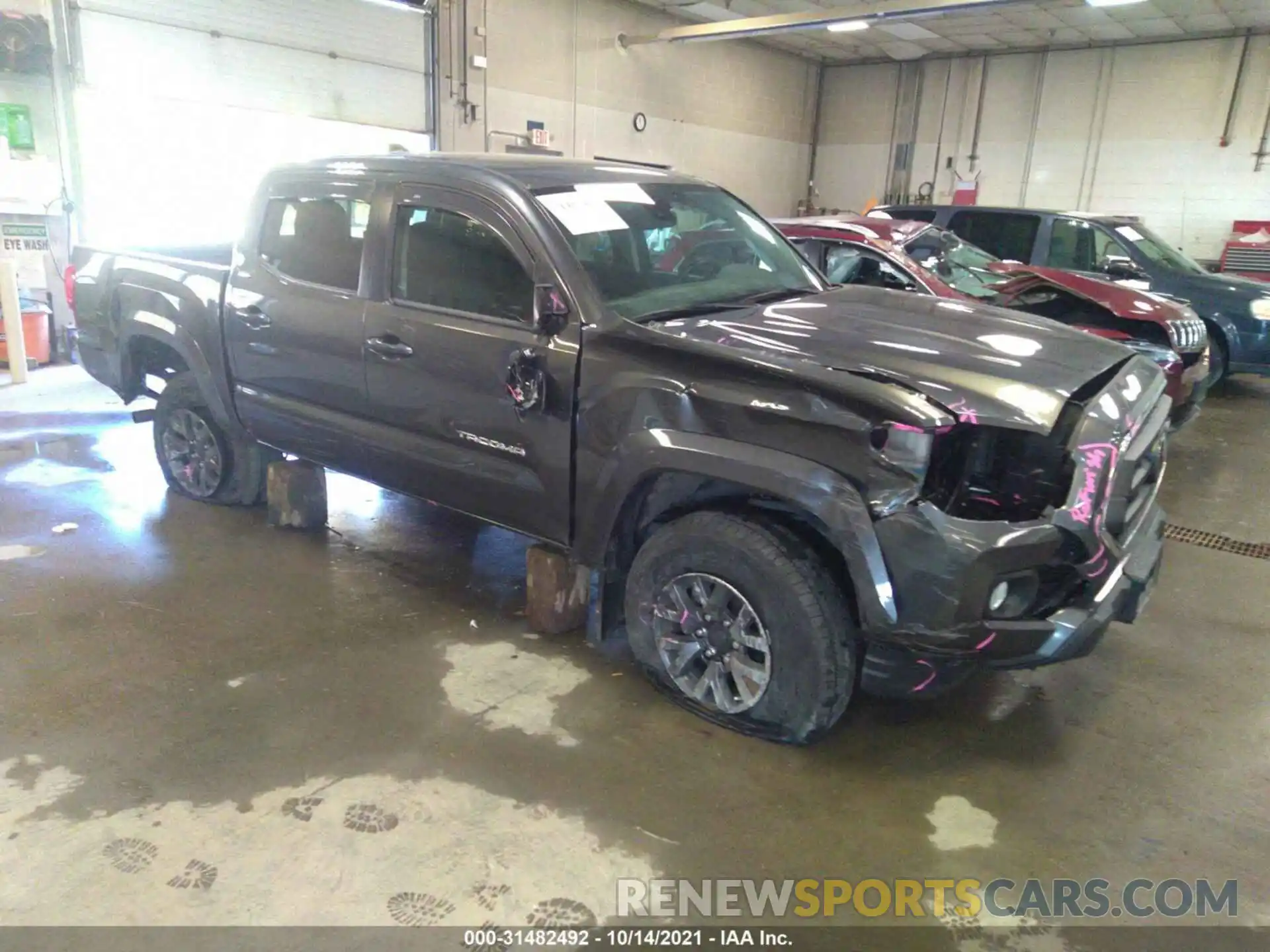 1 Photograph of a damaged car 3TMCZ5AN3LM326774 TOYOTA TACOMA 4WD 2020