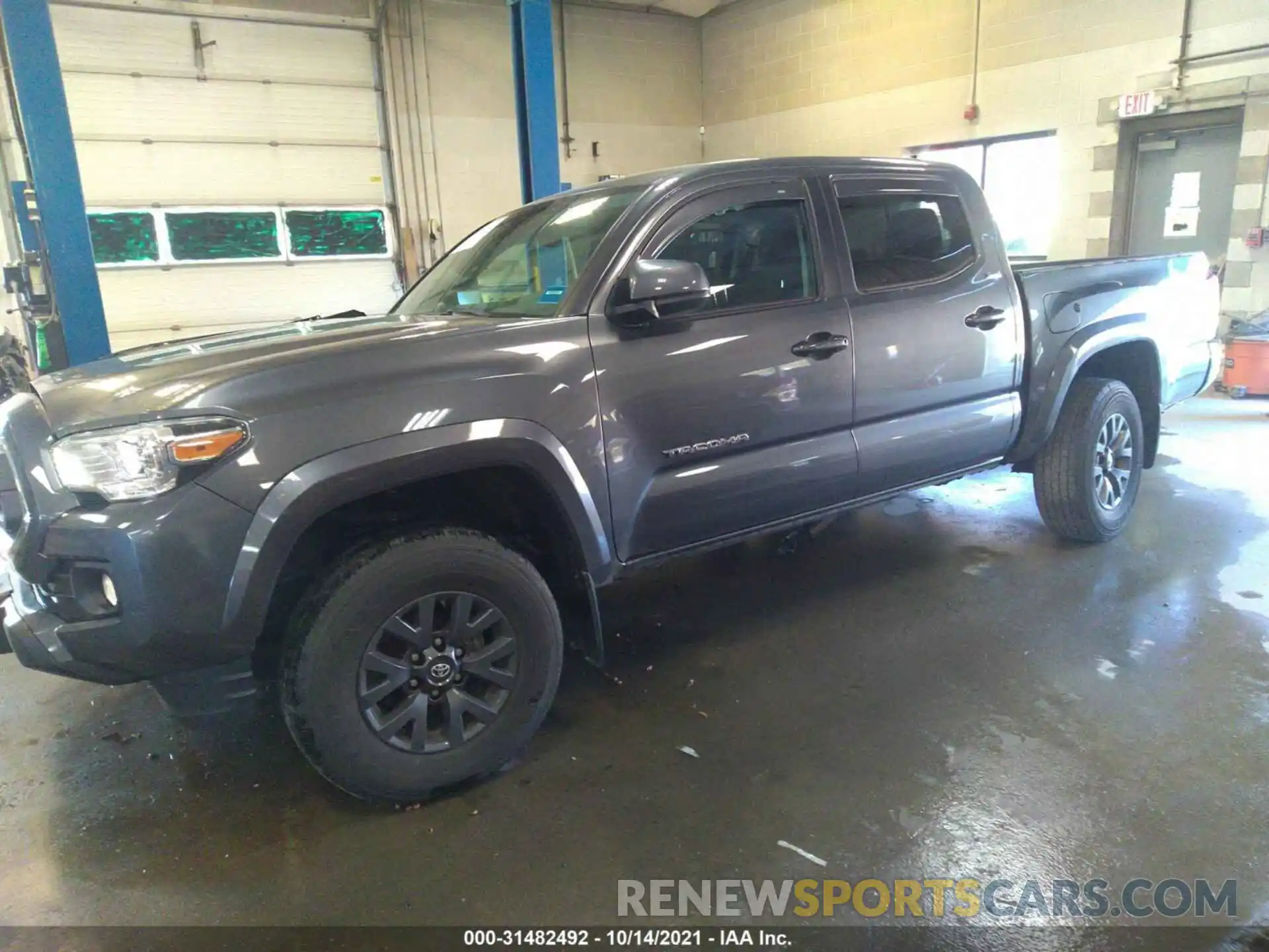 2 Photograph of a damaged car 3TMCZ5AN3LM326774 TOYOTA TACOMA 4WD 2020