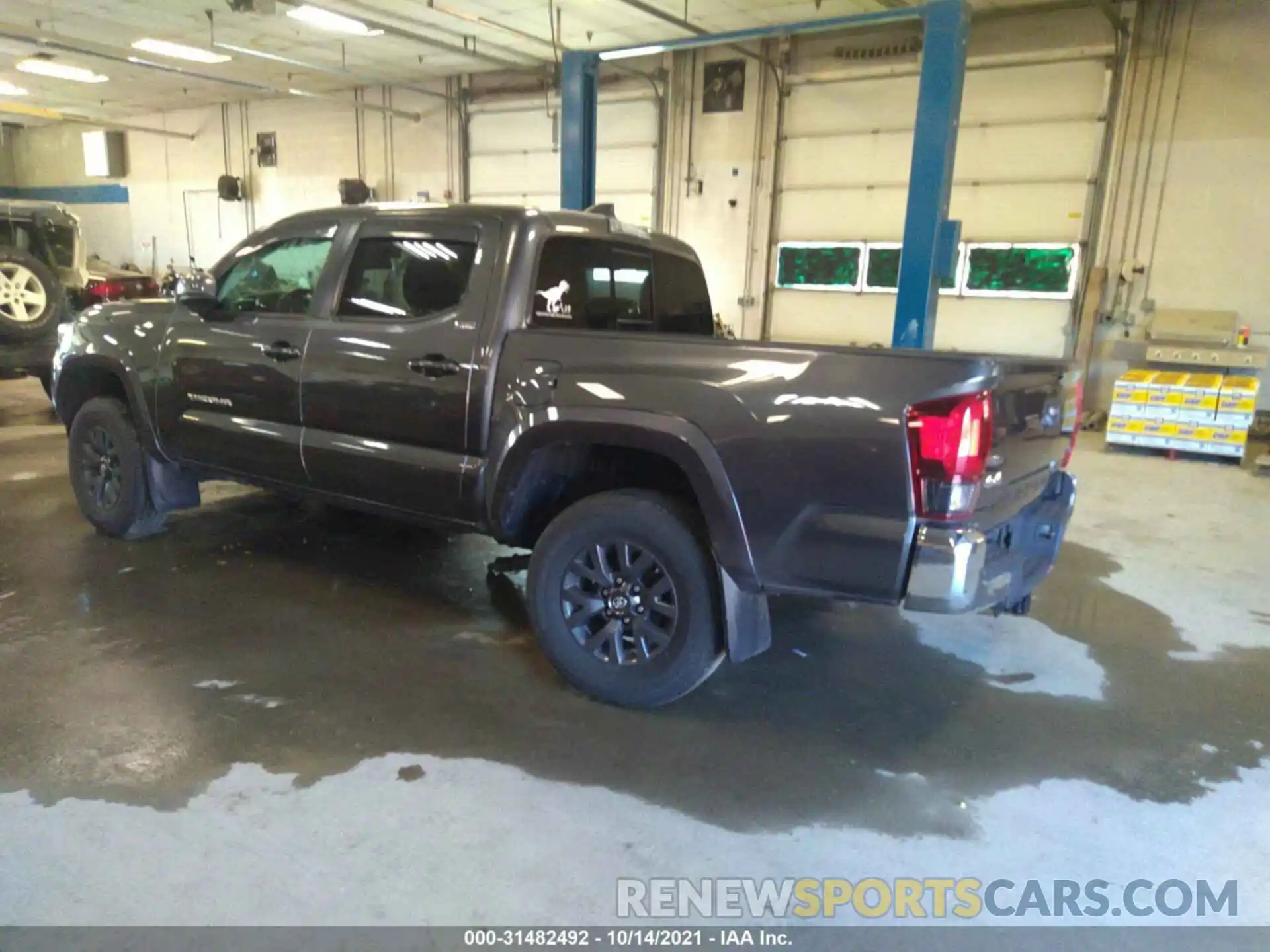 3 Photograph of a damaged car 3TMCZ5AN3LM326774 TOYOTA TACOMA 4WD 2020