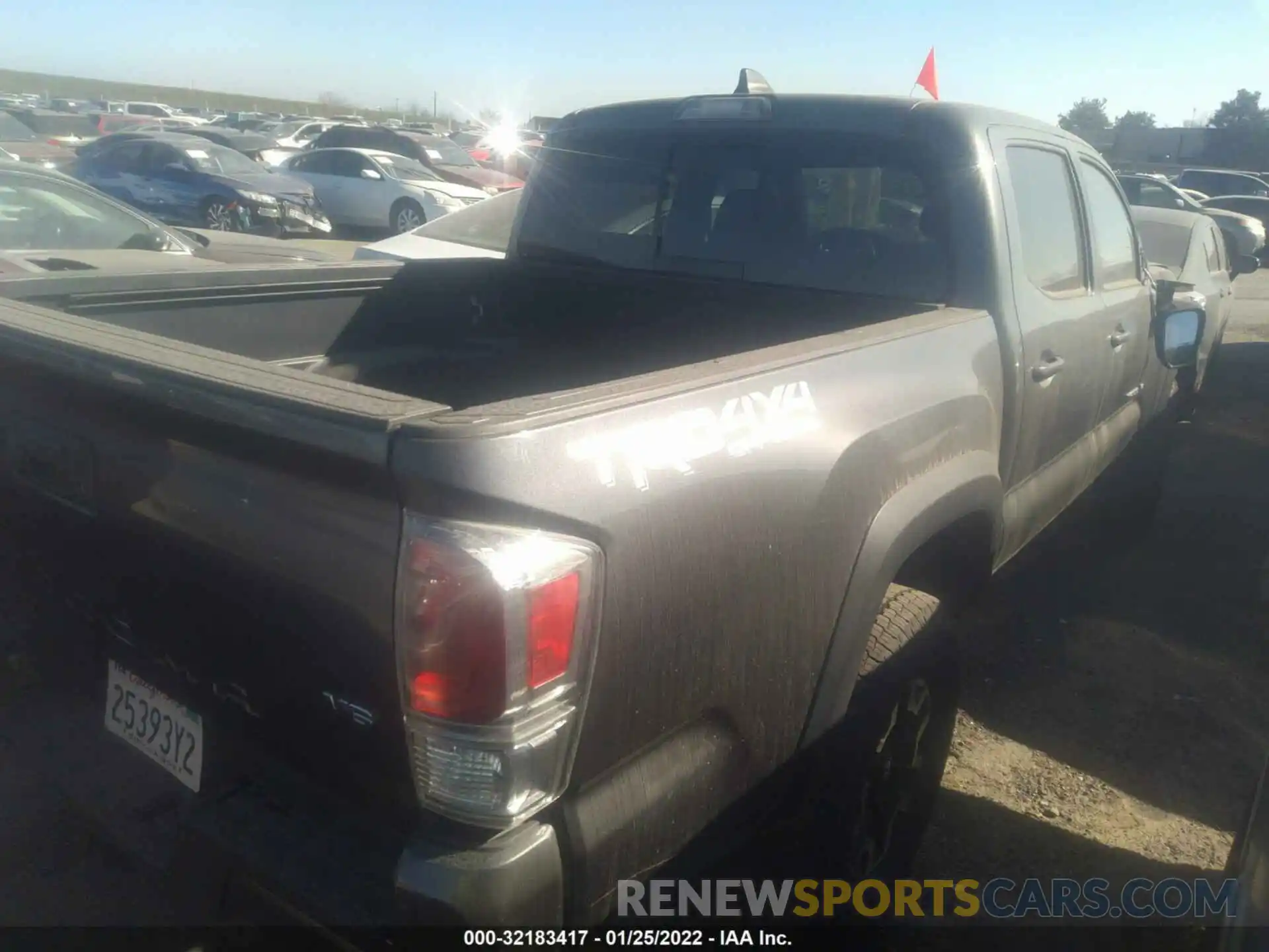 4 Photograph of a damaged car 3TMCZ5AN3LM329514 TOYOTA TACOMA 4WD 2020