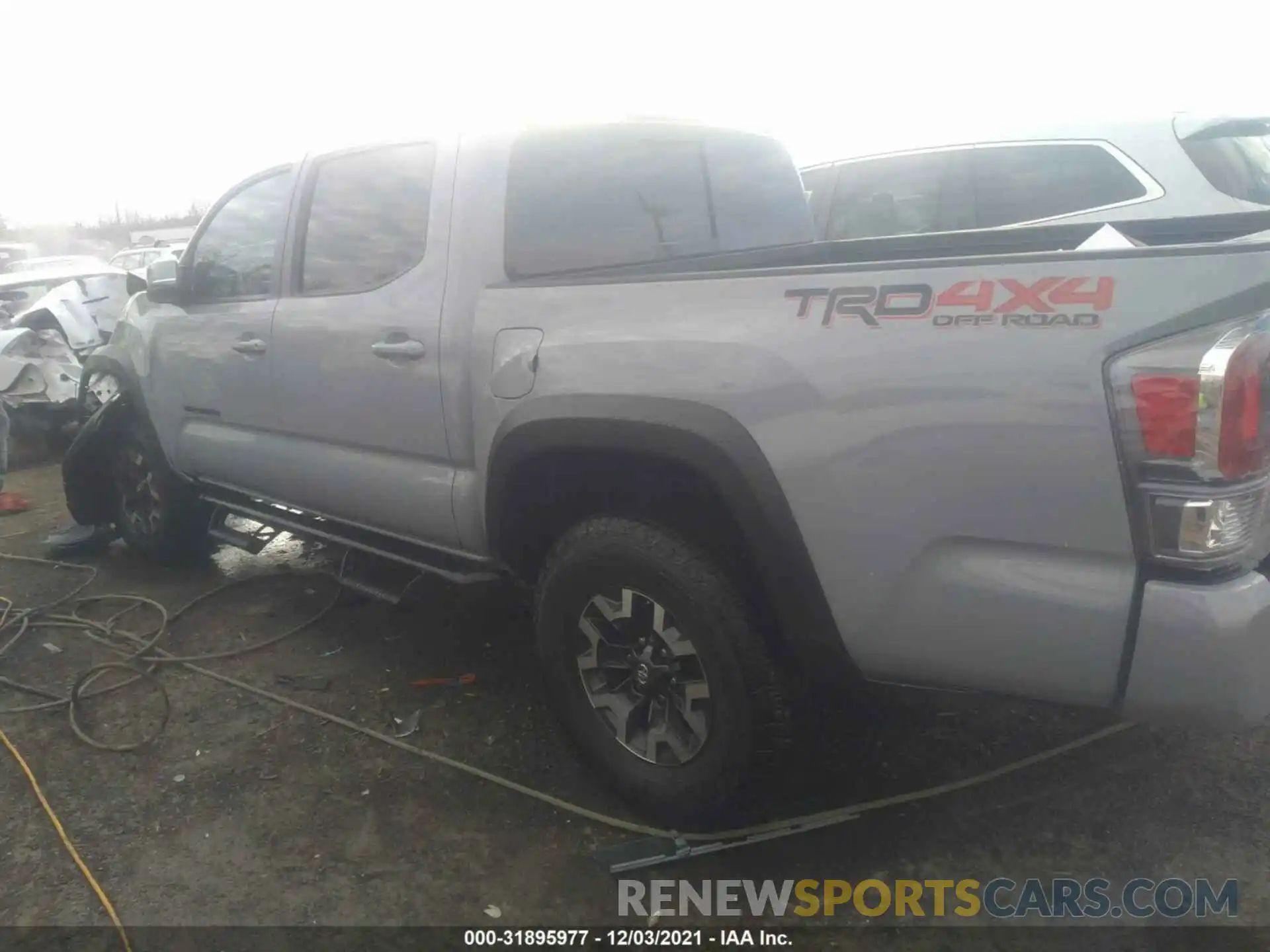 3 Photograph of a damaged car 3TMCZ5AN3LM333286 TOYOTA TACOMA 4WD 2020