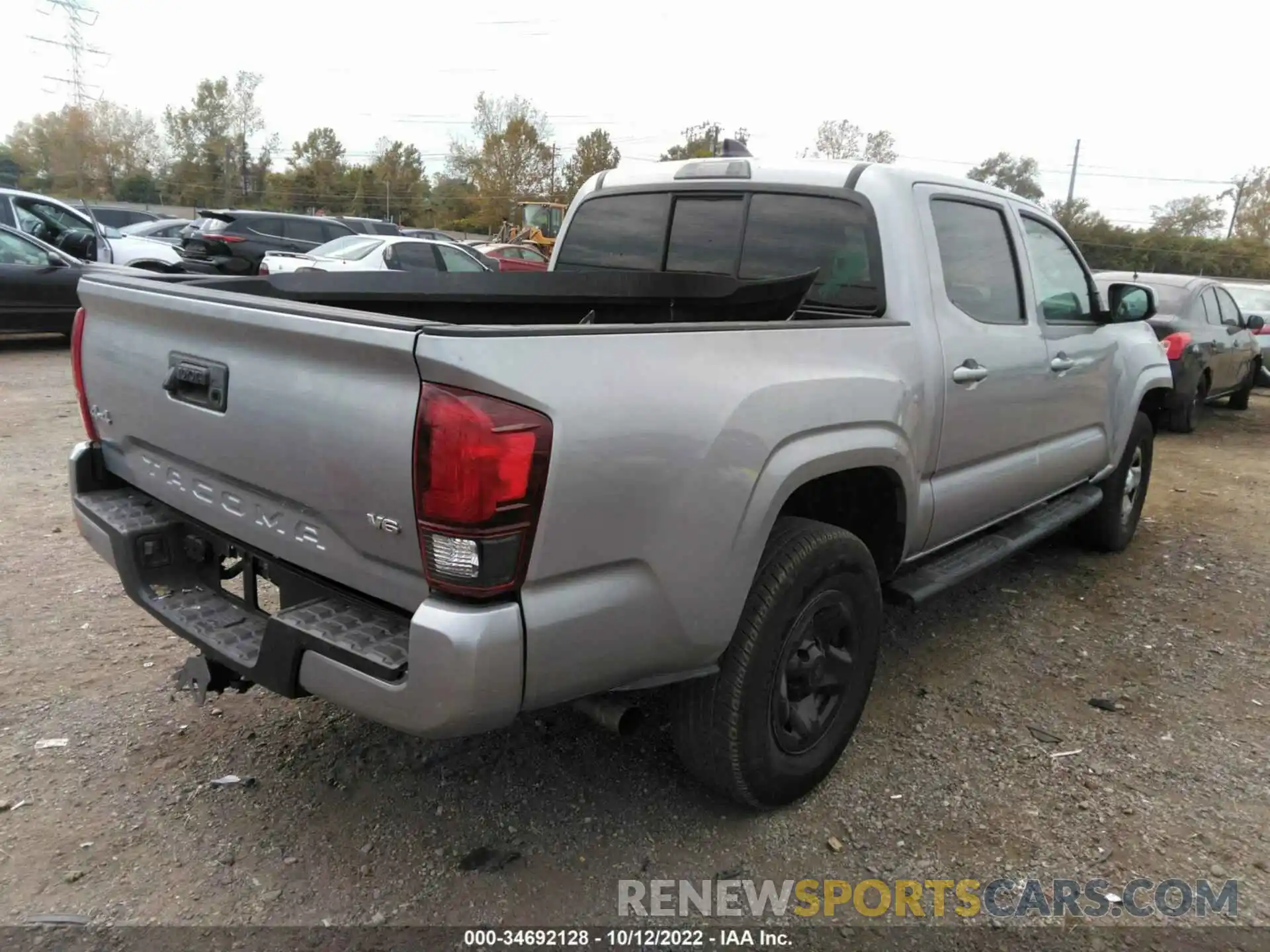 4 Photograph of a damaged car 3TMCZ5AN3LM337158 TOYOTA TACOMA 4WD 2020