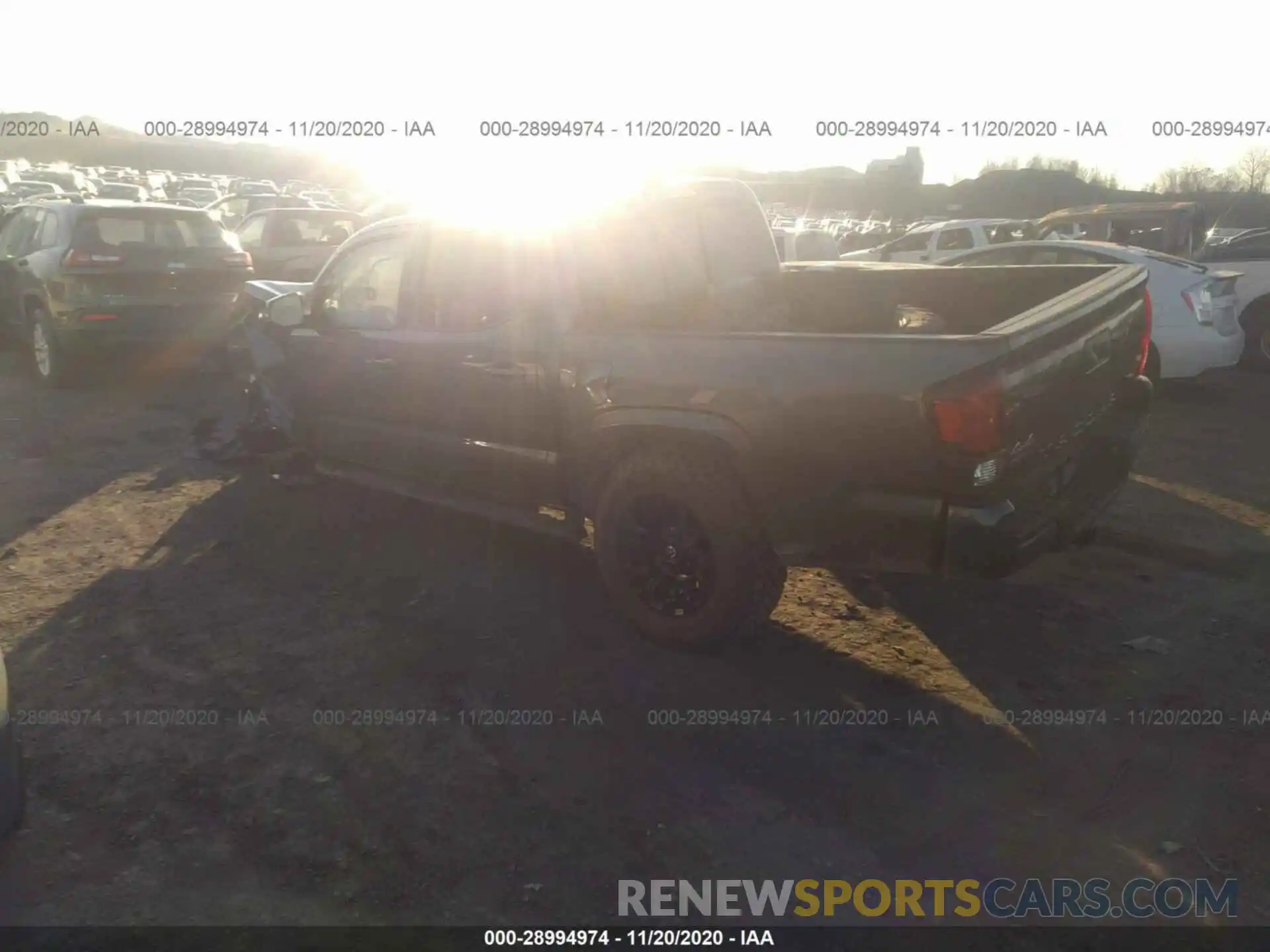 3 Фотография поврежденного автомобиля 3TMCZ5AN3LM342635 TOYOTA TACOMA 4WD 2020