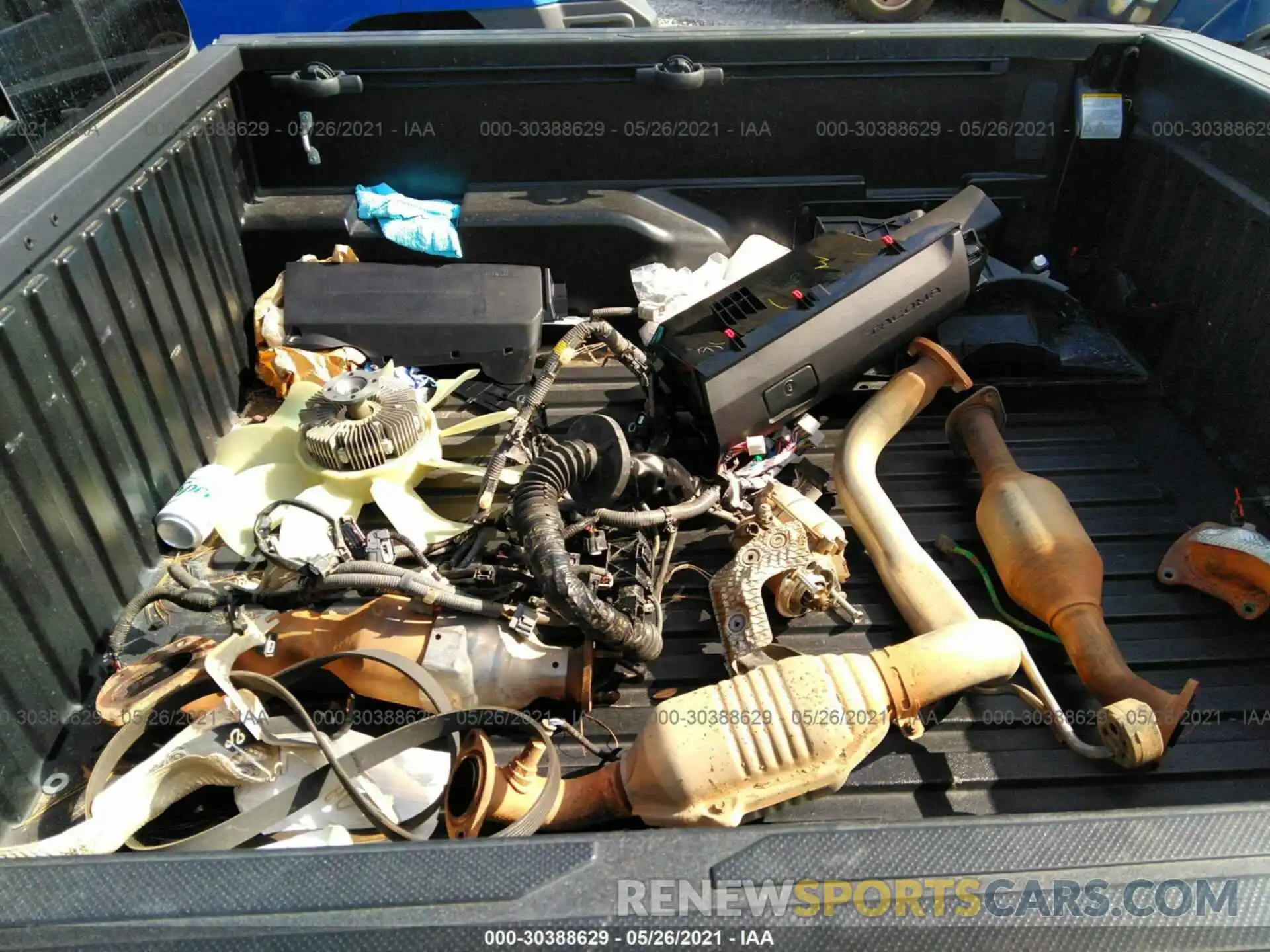 12 Photograph of a damaged car 3TMCZ5AN3LM349116 TOYOTA TACOMA 4WD 2020