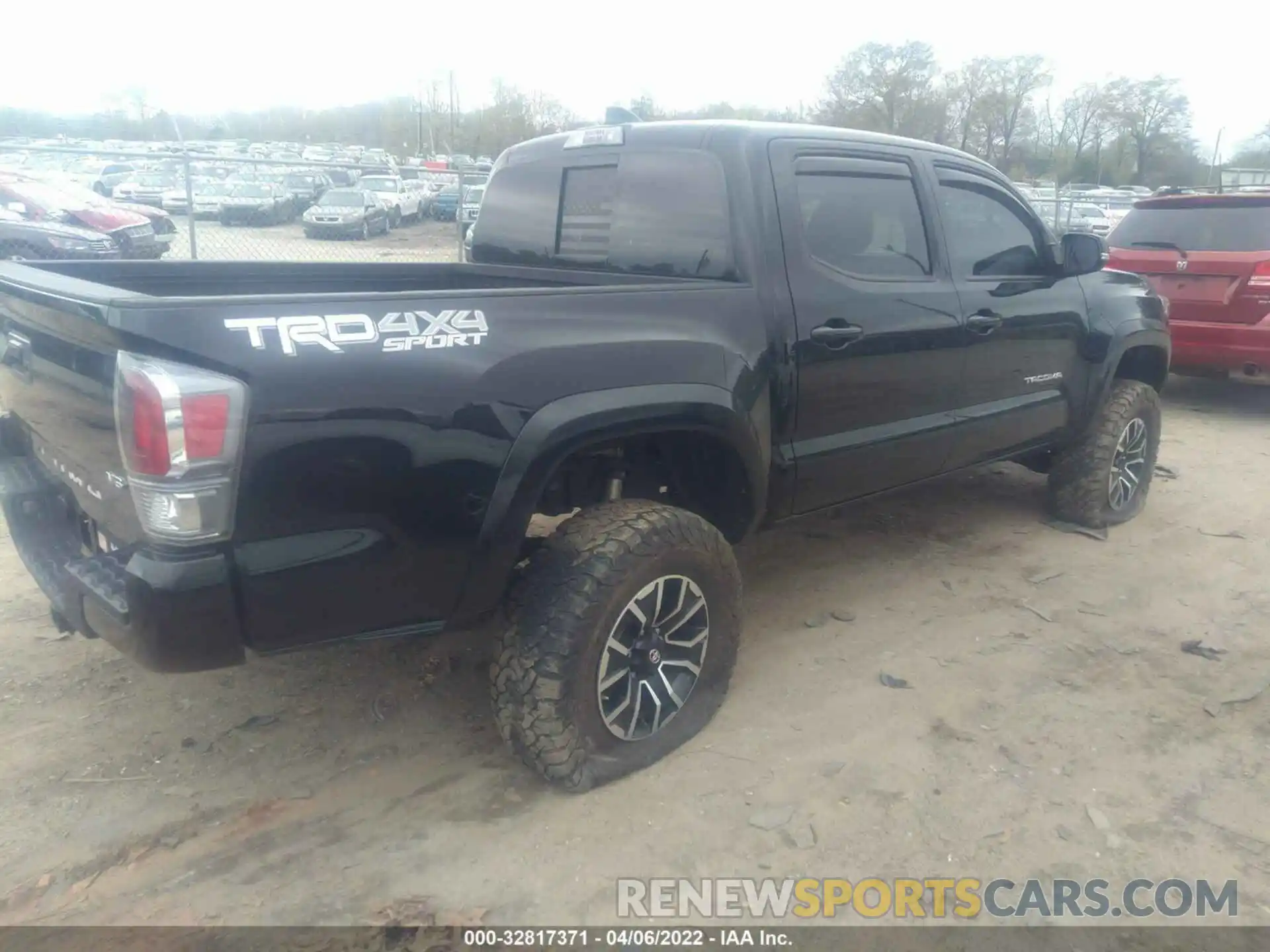 4 Photograph of a damaged car 3TMCZ5AN3LM350248 TOYOTA TACOMA 4WD 2020