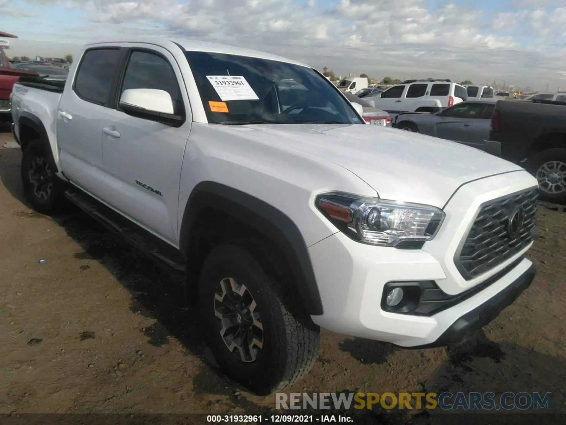 1 Photograph of a damaged car 3TMCZ5AN3LM351738 TOYOTA TACOMA 4WD 2020