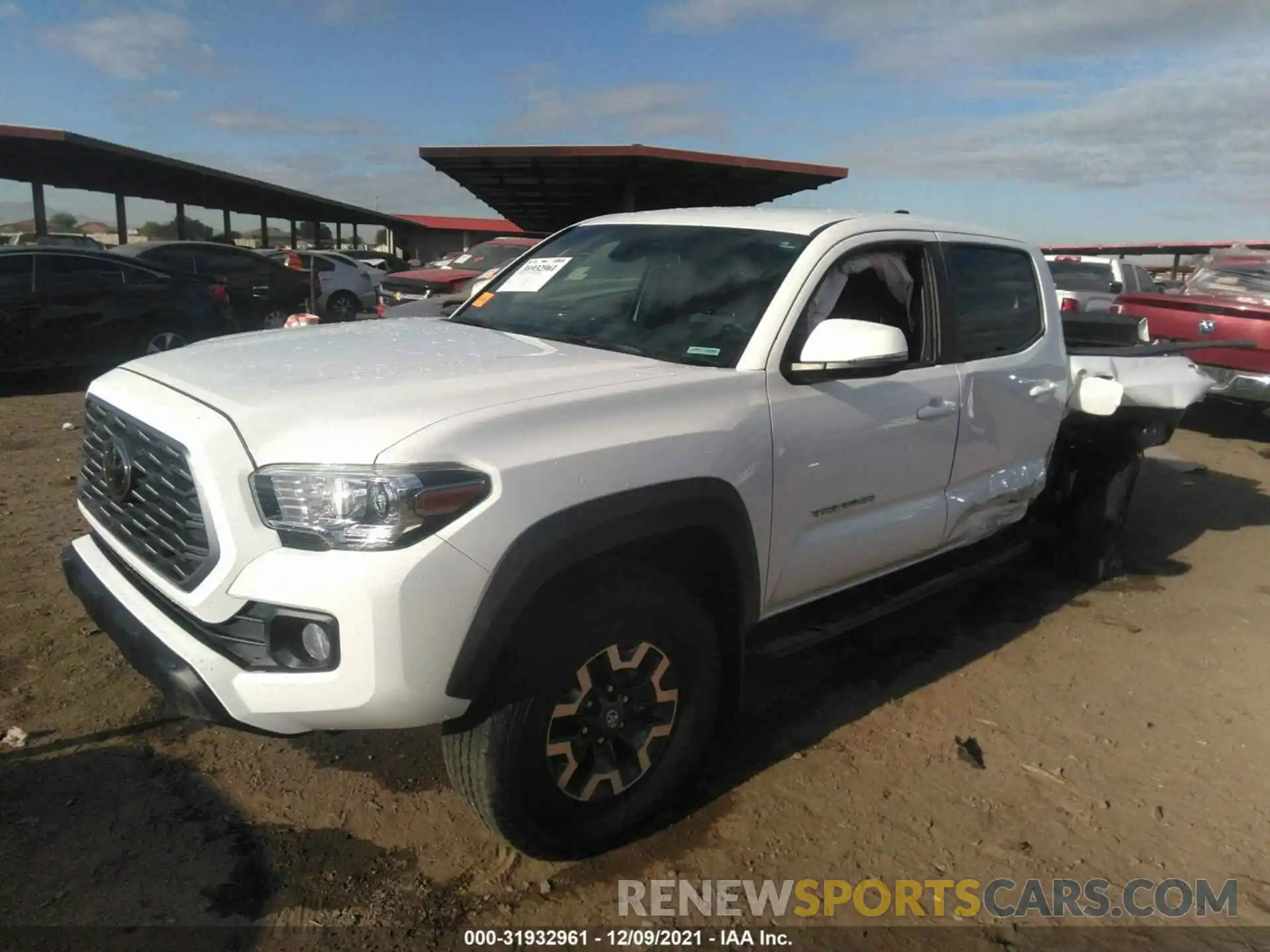 2 Фотография поврежденного автомобиля 3TMCZ5AN3LM351738 TOYOTA TACOMA 4WD 2020