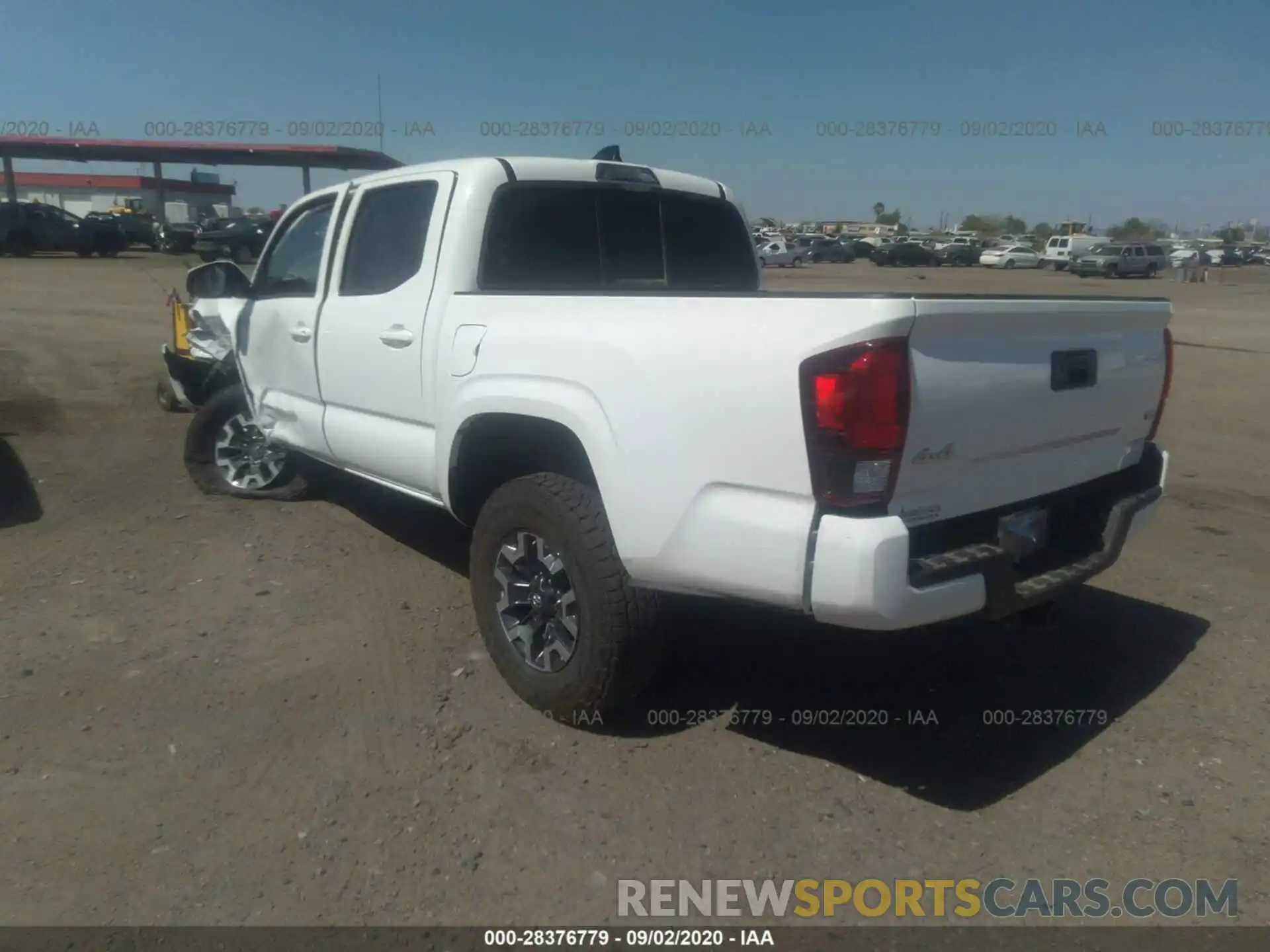 3 Фотография поврежденного автомобиля 3TMCZ5AN3LM355224 TOYOTA TACOMA 4WD 2020