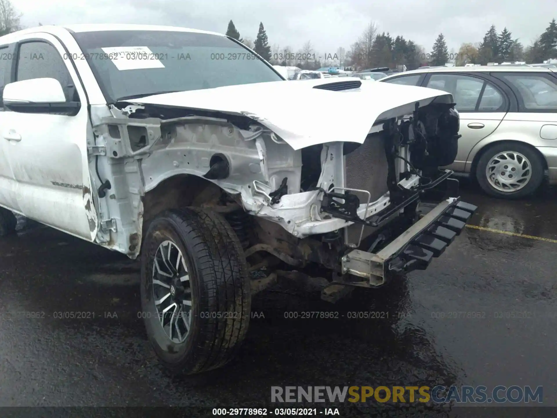 6 Photograph of a damaged car 3TMCZ5AN3LM361752 TOYOTA TACOMA 4WD 2020