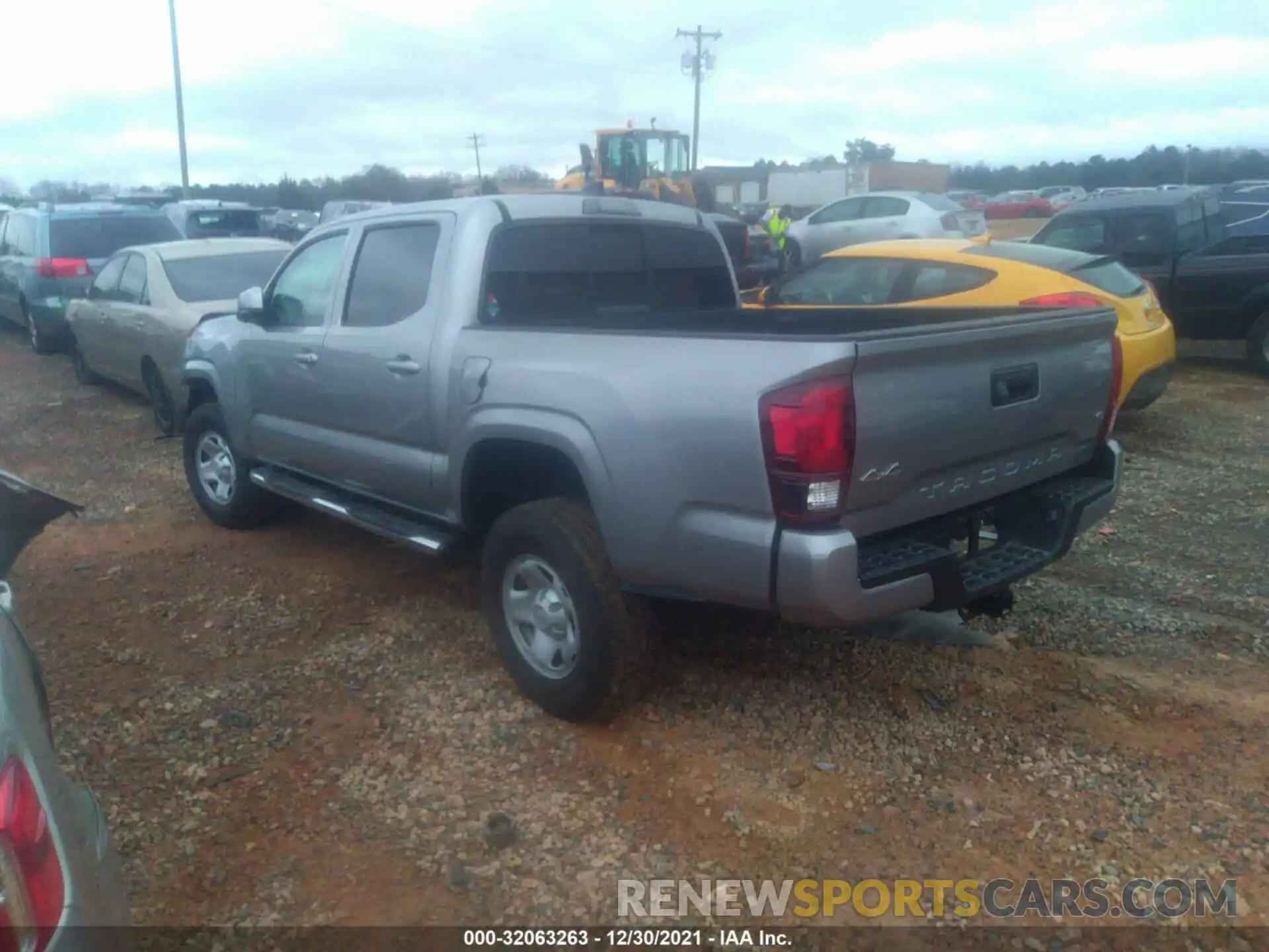 3 Photograph of a damaged car 3TMCZ5AN3LM362710 TOYOTA TACOMA 4WD 2020