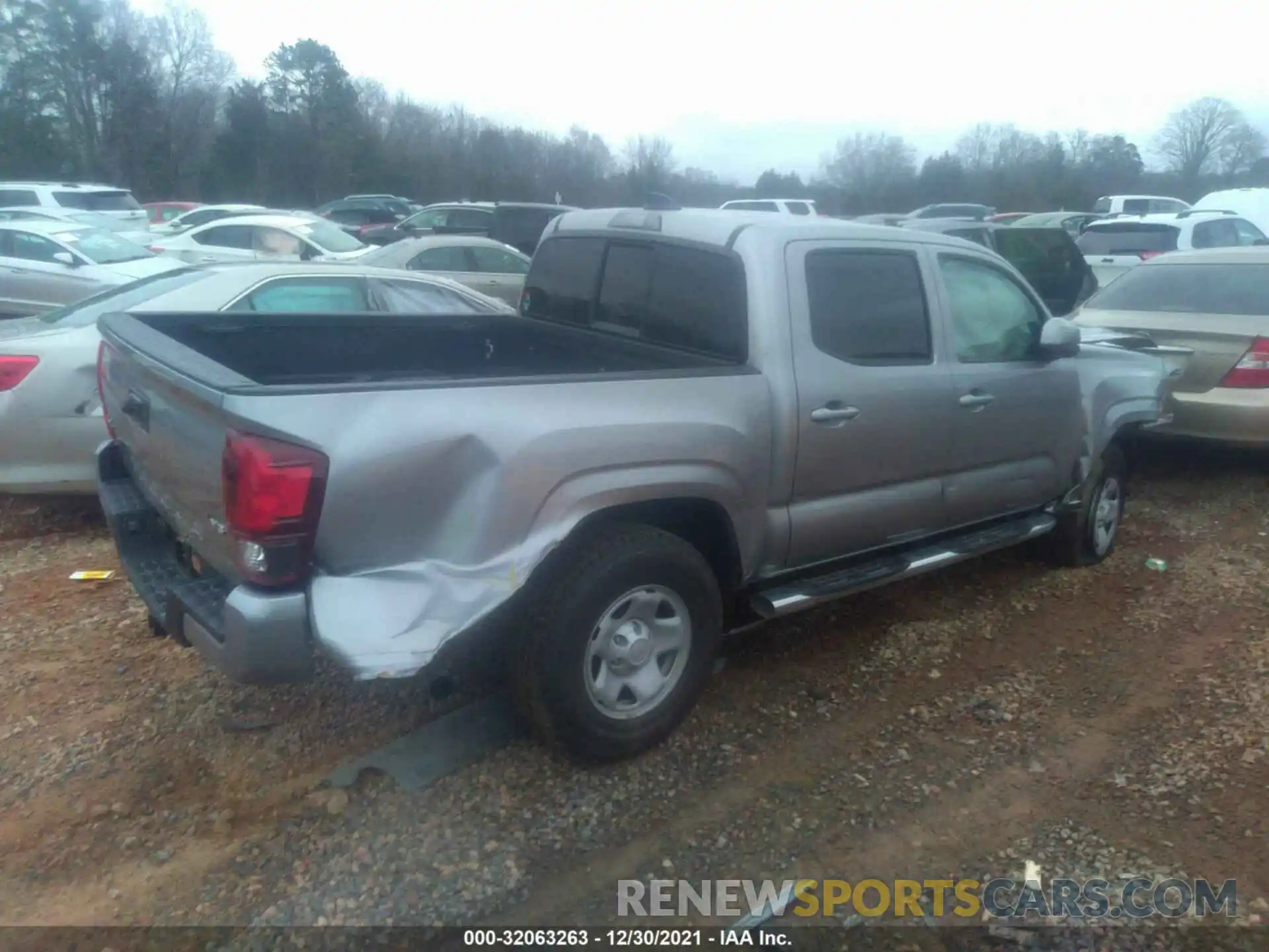 4 Photograph of a damaged car 3TMCZ5AN3LM362710 TOYOTA TACOMA 4WD 2020