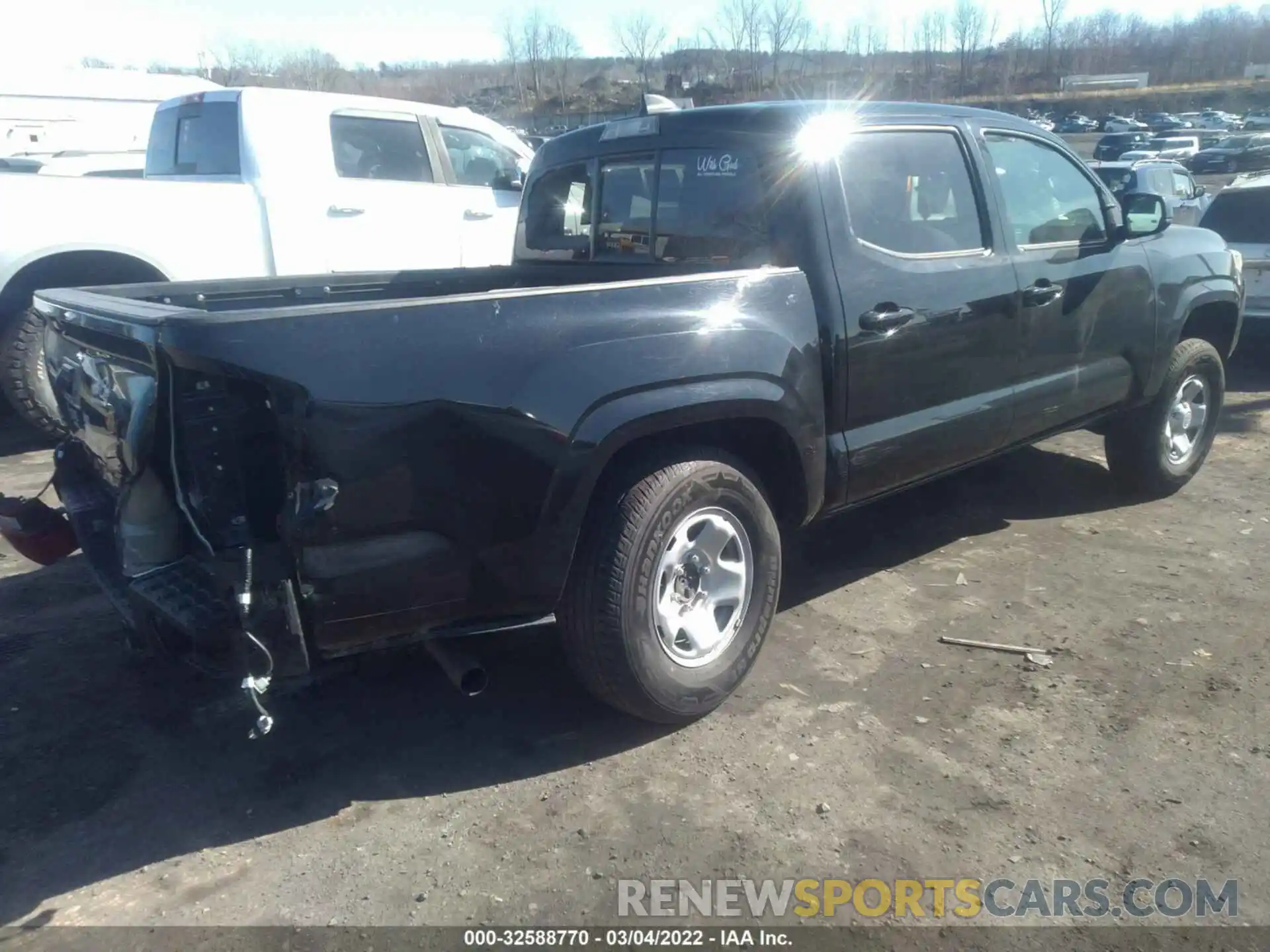 4 Photograph of a damaged car 3TMCZ5AN3LM369057 TOYOTA TACOMA 4WD 2020