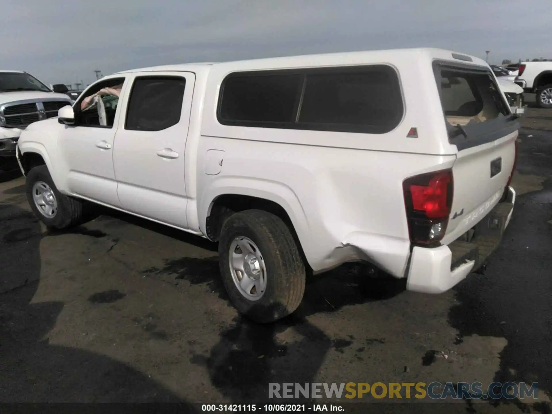 3 Photograph of a damaged car 3TMCZ5AN4LM288441 TOYOTA TACOMA 4WD 2020