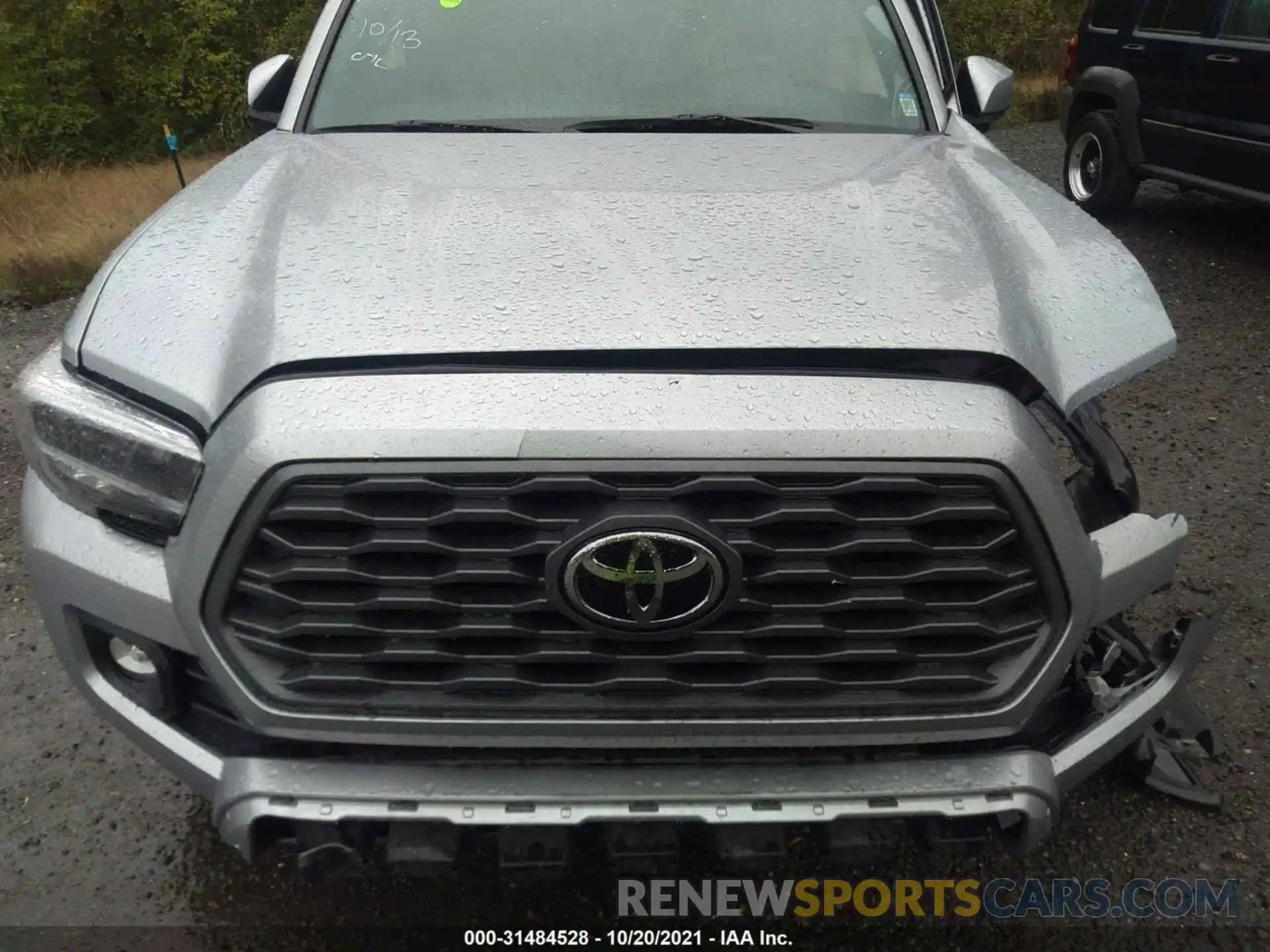 10 Photograph of a damaged car 3TMCZ5AN4LM292022 TOYOTA TACOMA 4WD 2020