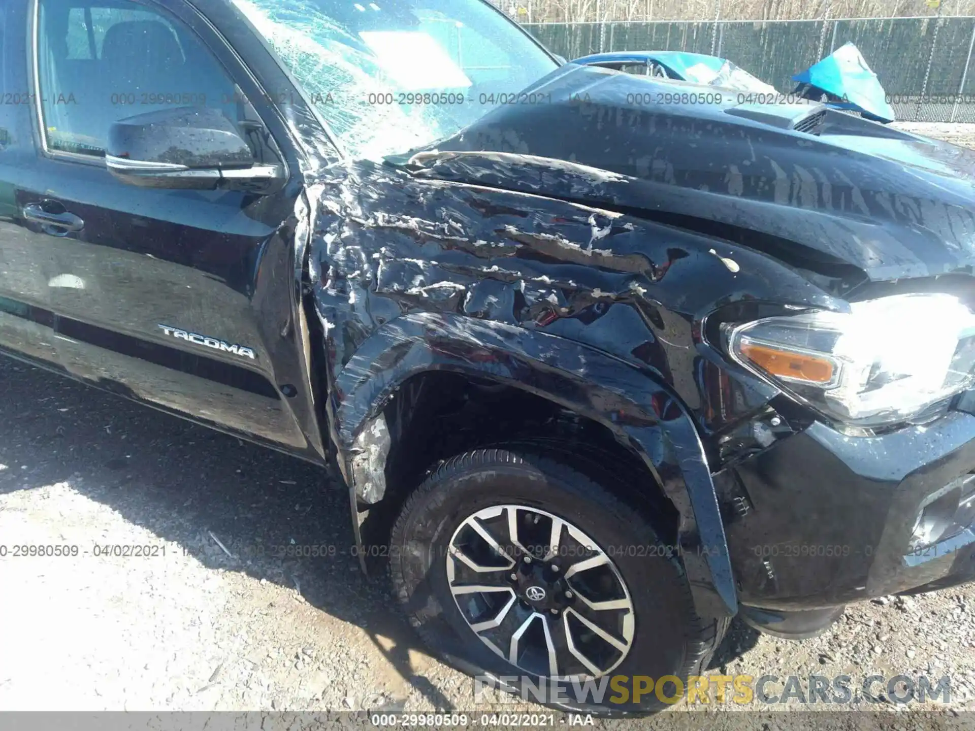 6 Photograph of a damaged car 3TMCZ5AN4LM300944 TOYOTA TACOMA 4WD 2020