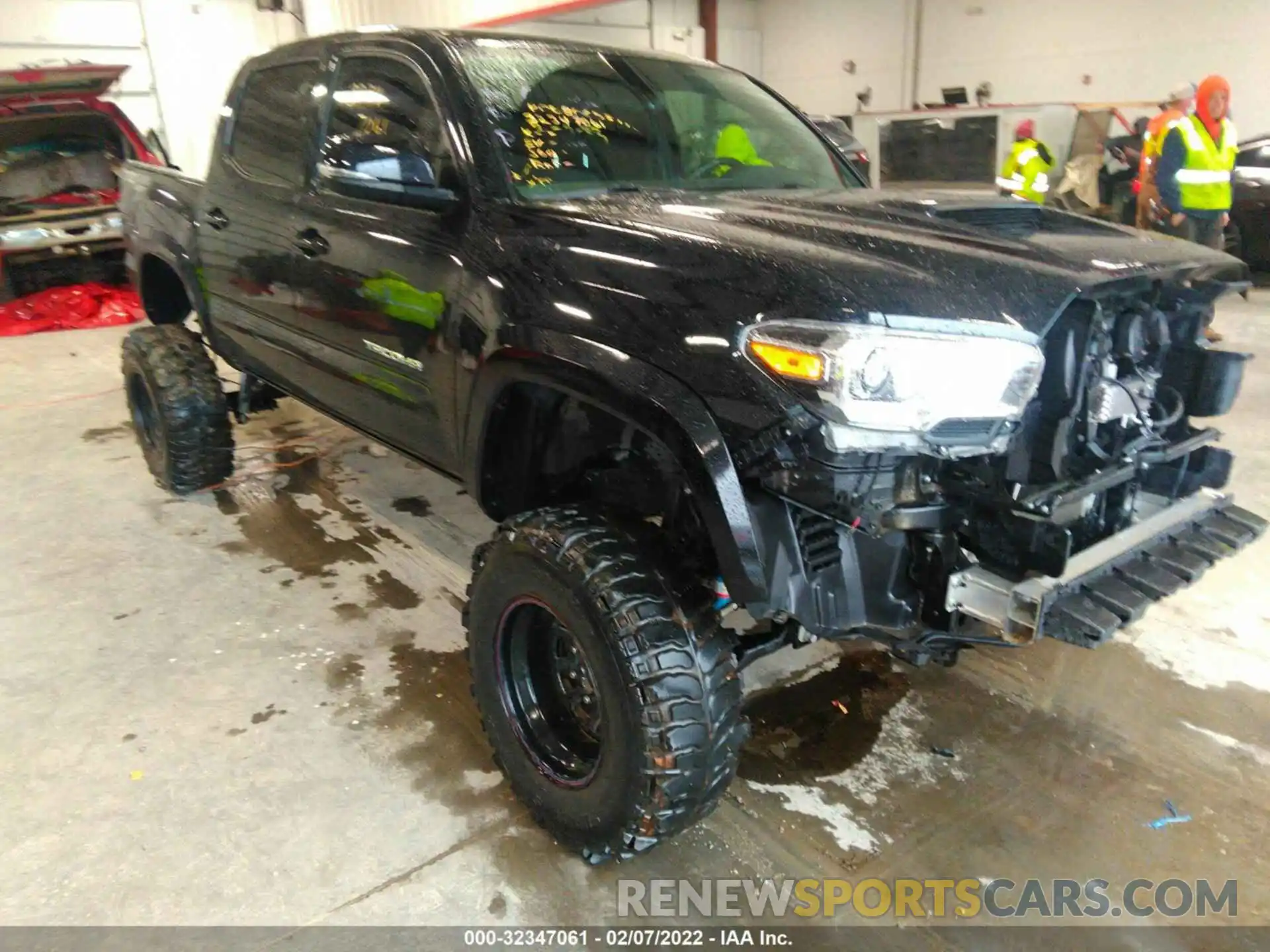 1 Photograph of a damaged car 3TMCZ5AN4LM310163 TOYOTA TACOMA 4WD 2020