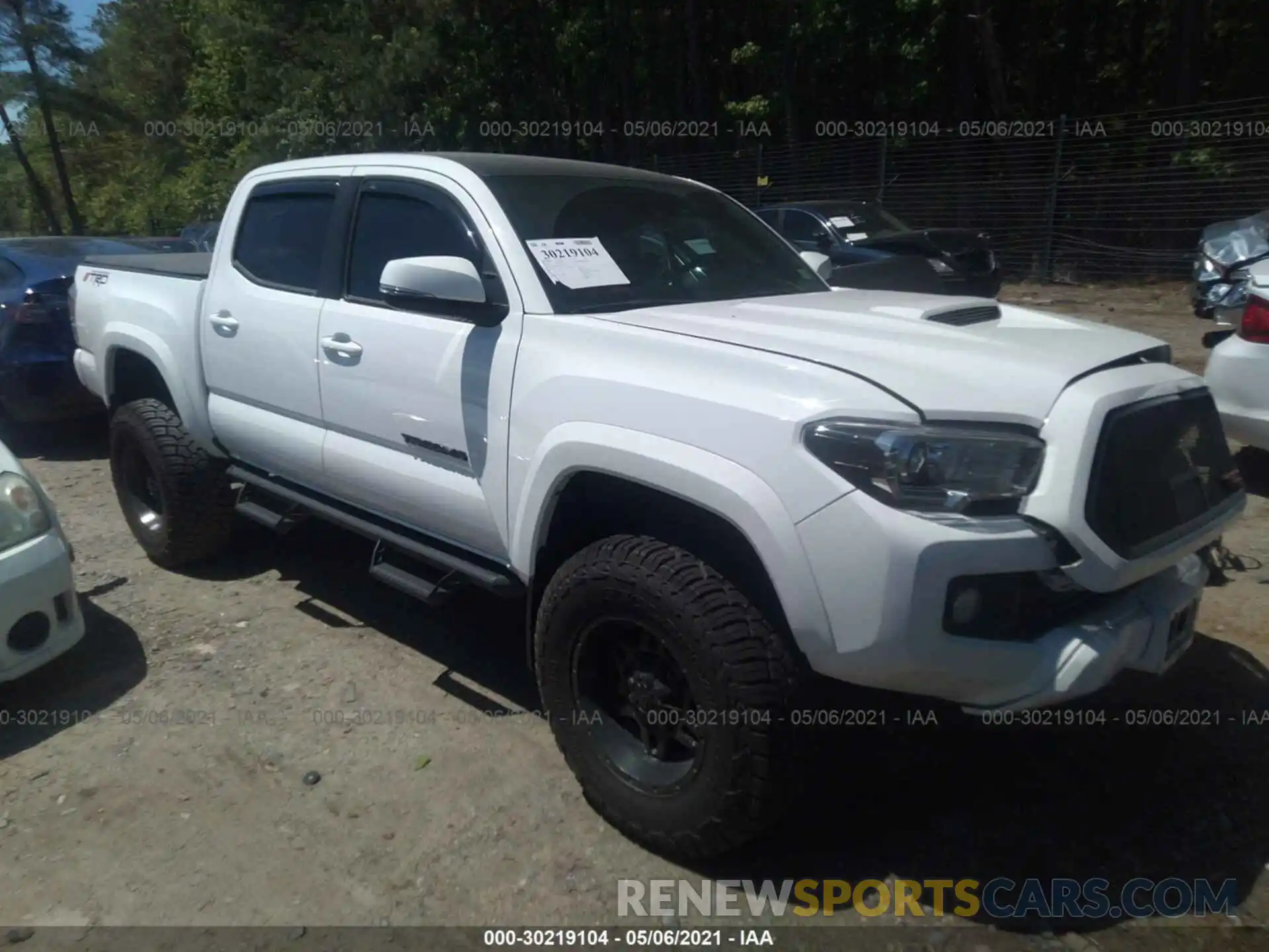 1 Photograph of a damaged car 3TMCZ5AN4LM315654 TOYOTA TACOMA 4WD 2020