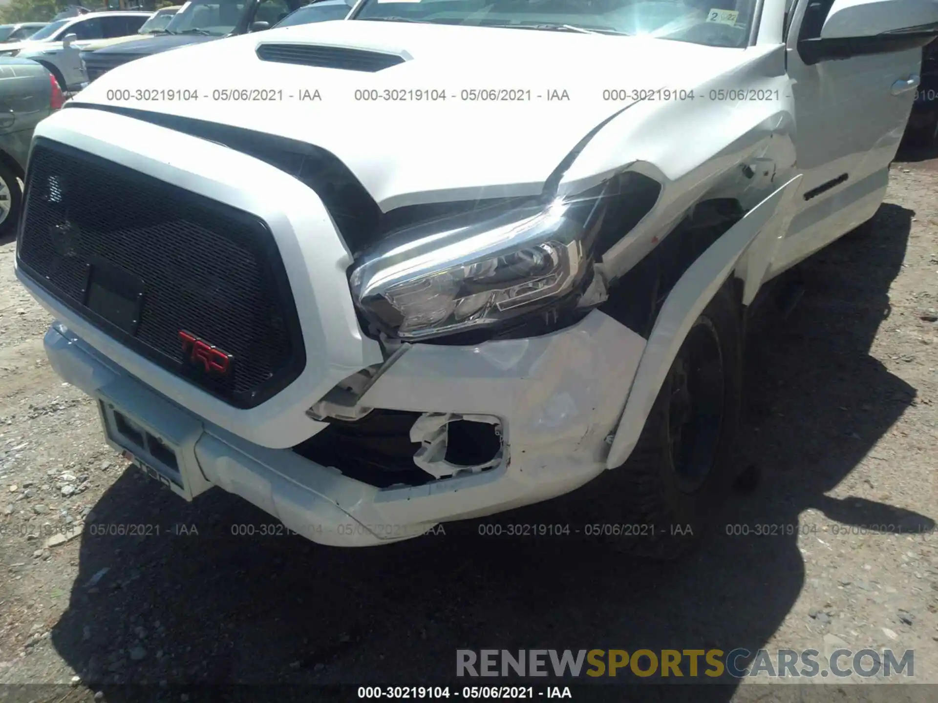 6 Photograph of a damaged car 3TMCZ5AN4LM315654 TOYOTA TACOMA 4WD 2020