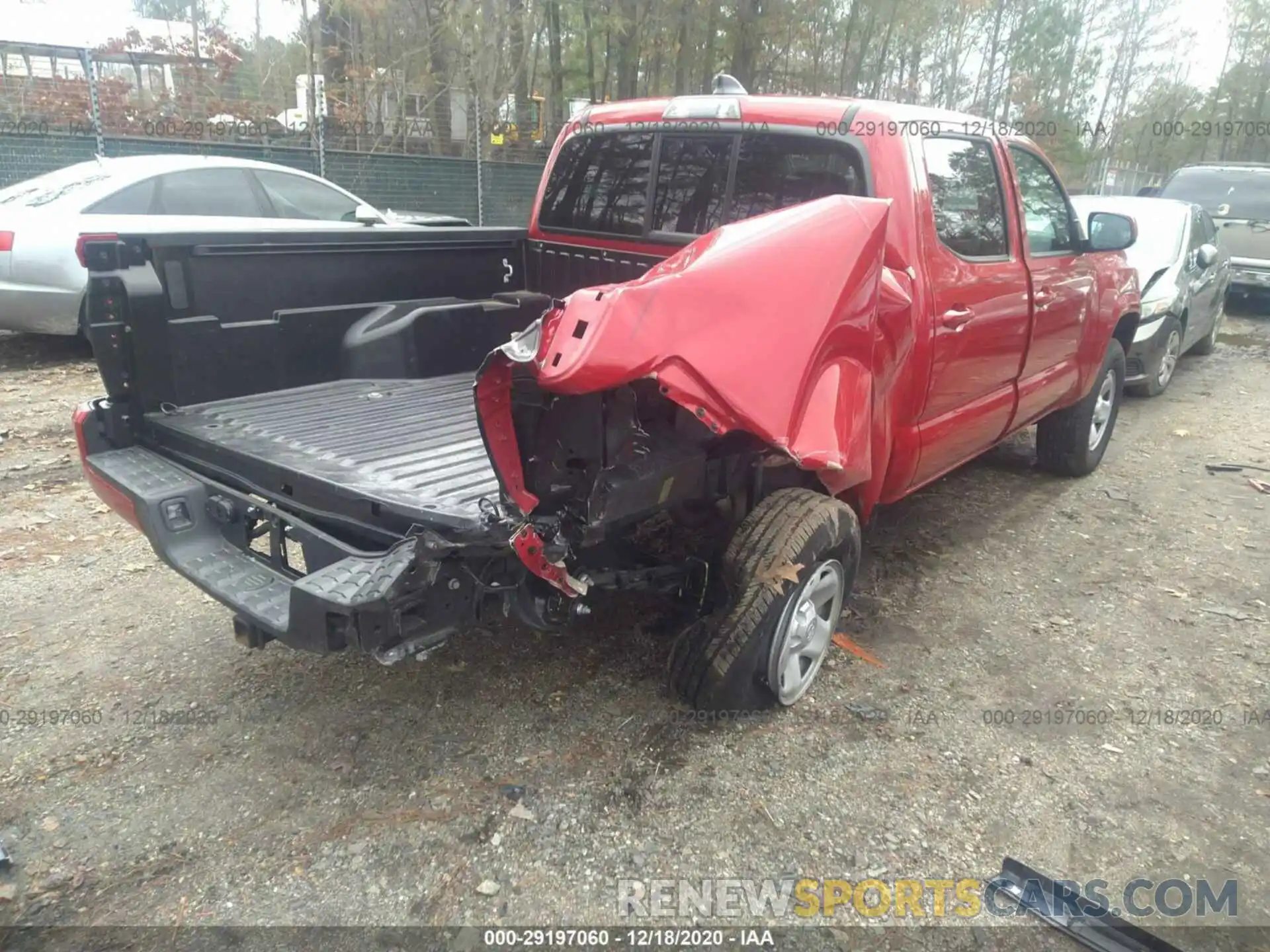 4 Фотография поврежденного автомобиля 3TMCZ5AN4LM317792 TOYOTA TACOMA 4WD 2020