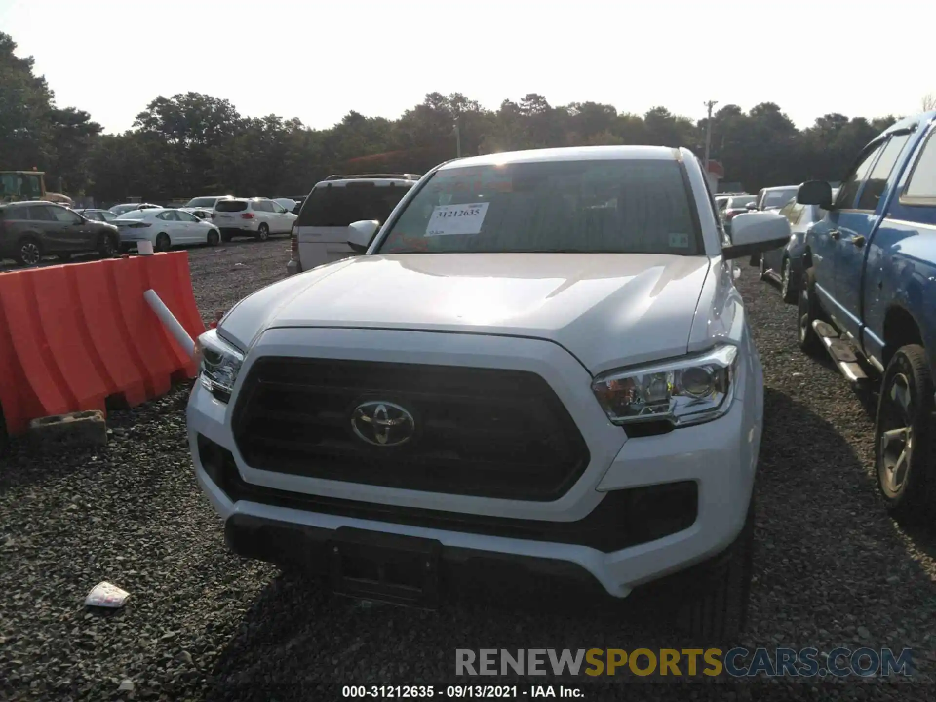 6 Photograph of a damaged car 3TMCZ5AN4LM319333 TOYOTA TACOMA 4WD 2020