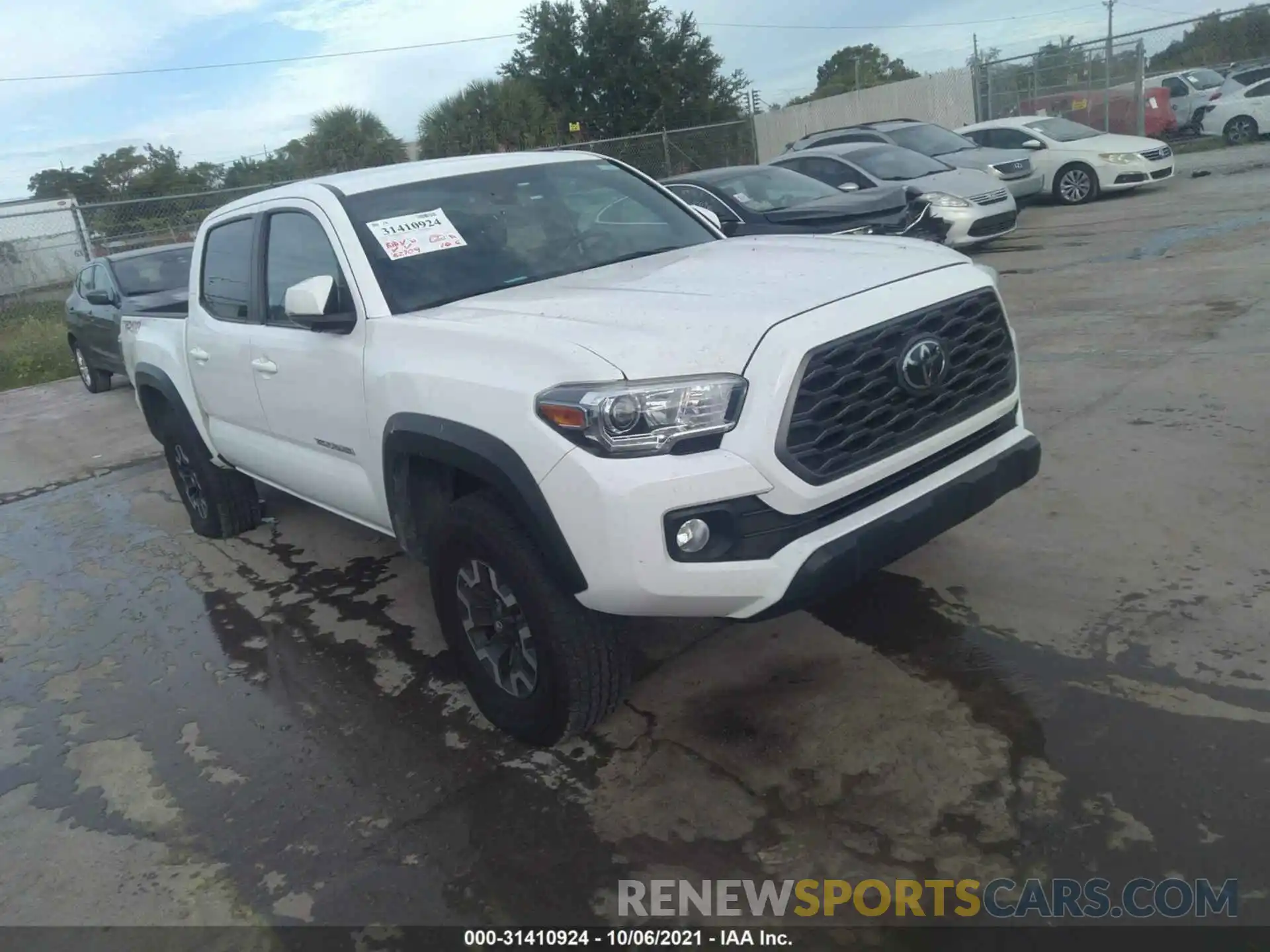 1 Photograph of a damaged car 3TMCZ5AN4LM320515 TOYOTA TACOMA 4WD 2020