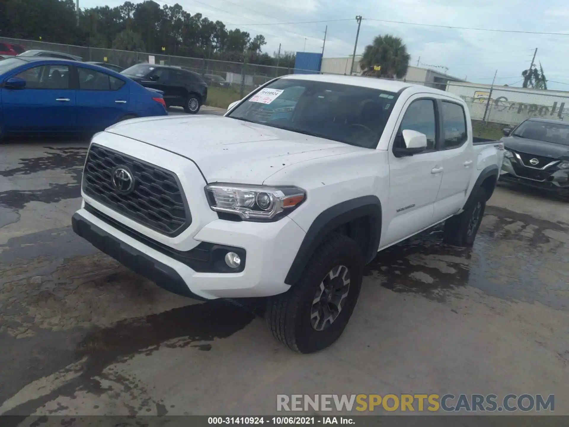 2 Photograph of a damaged car 3TMCZ5AN4LM320515 TOYOTA TACOMA 4WD 2020