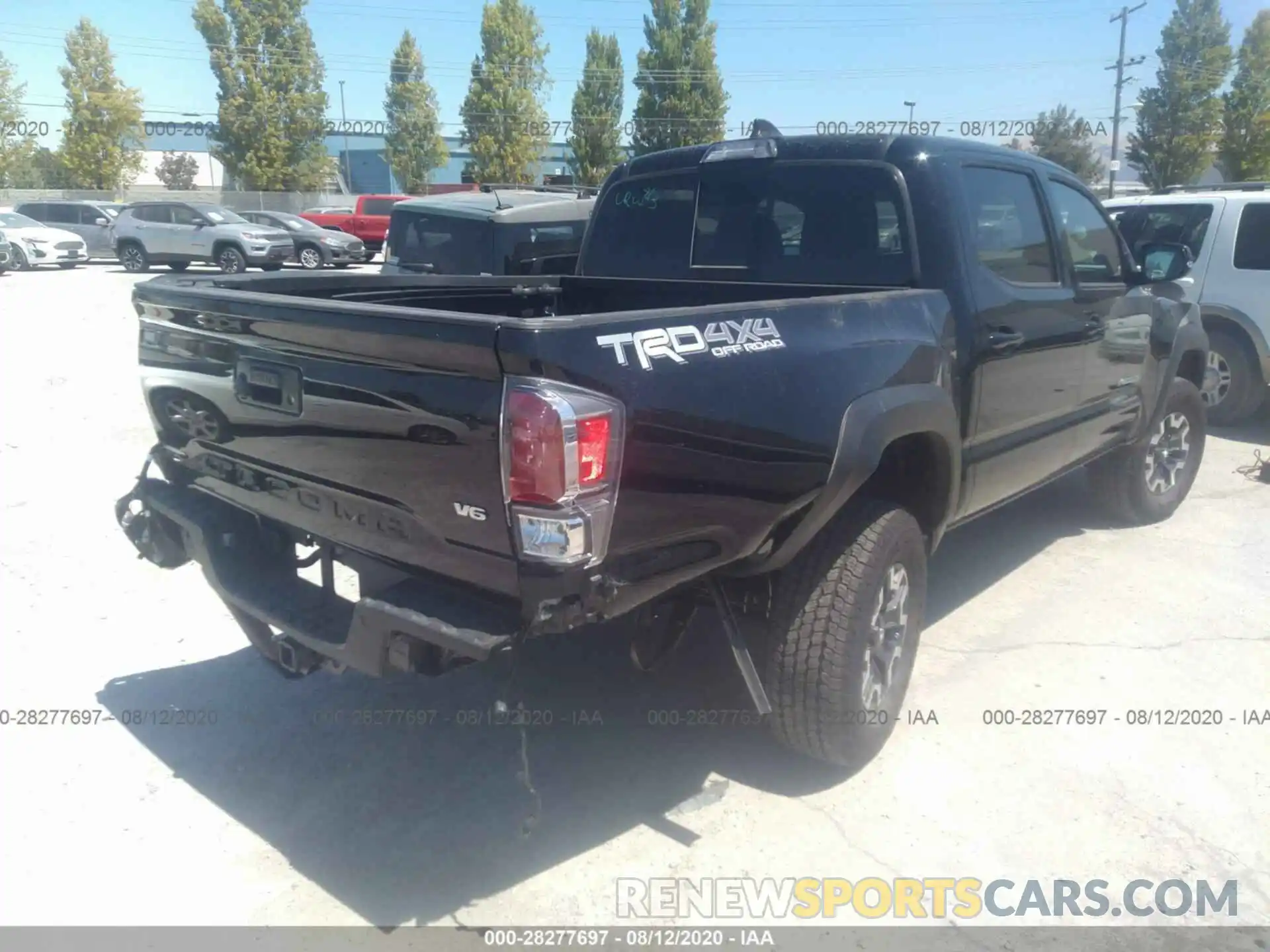 4 Photograph of a damaged car 3TMCZ5AN4LM322233 TOYOTA TACOMA 4WD 2020